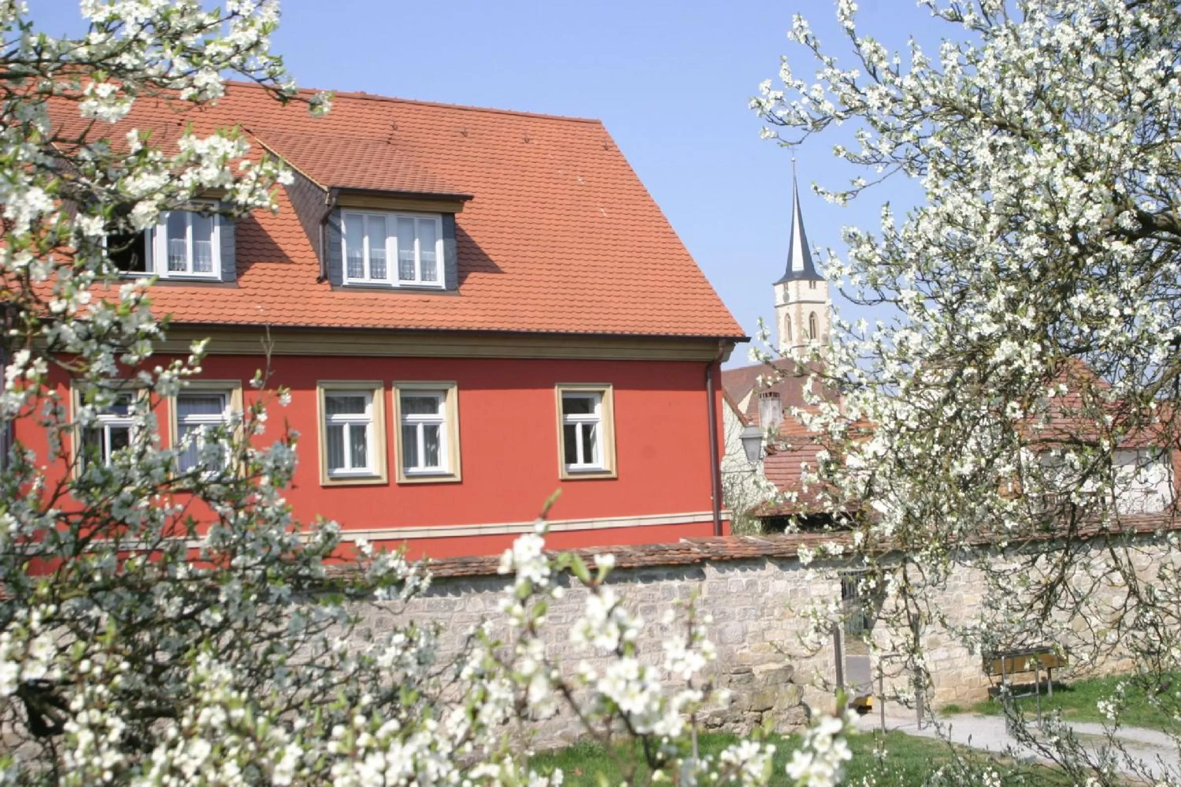 Property building in Biobausewein WEIN HOTEL LEBEN