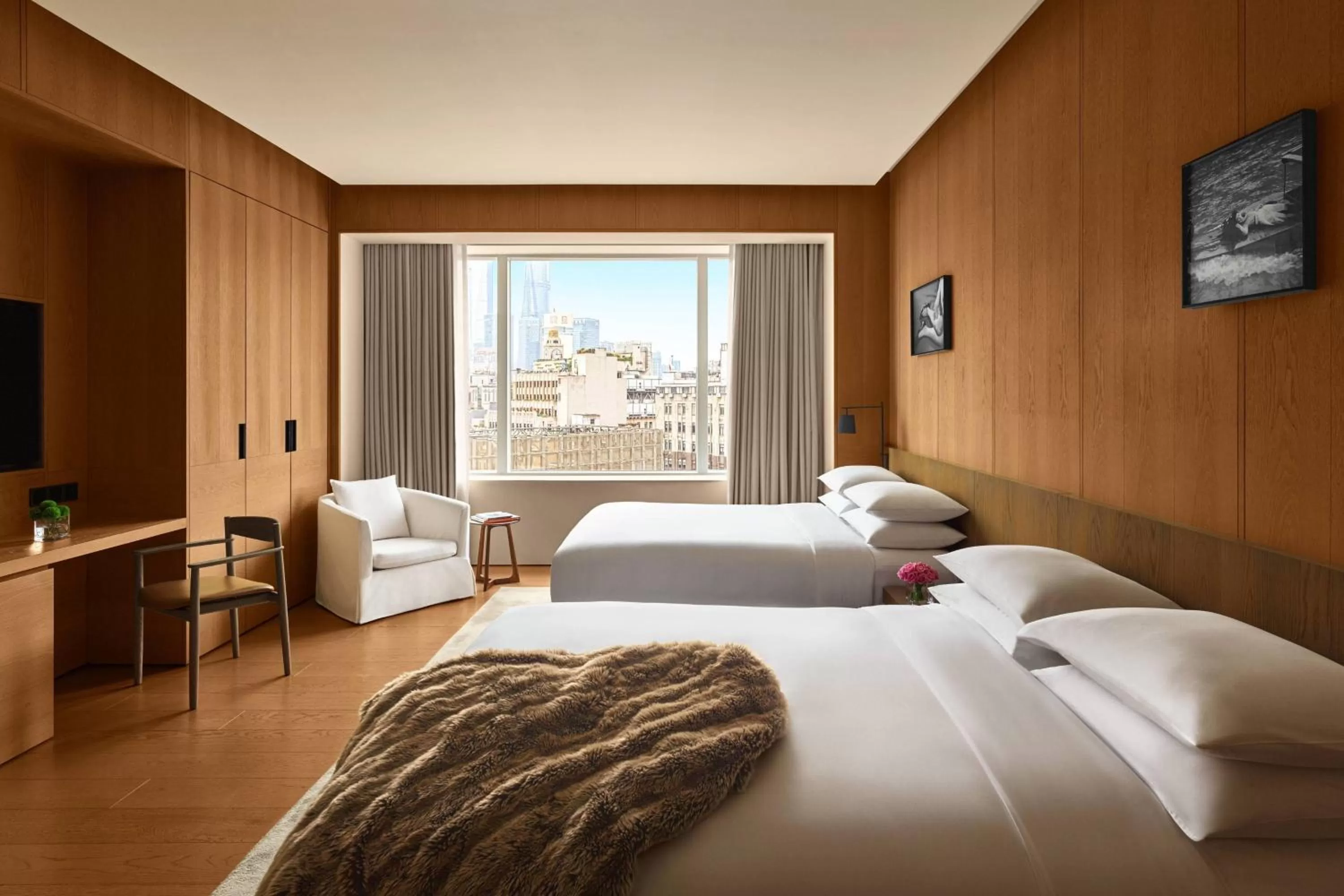 Photo of the whole room, Bed in The Shanghai EDITION