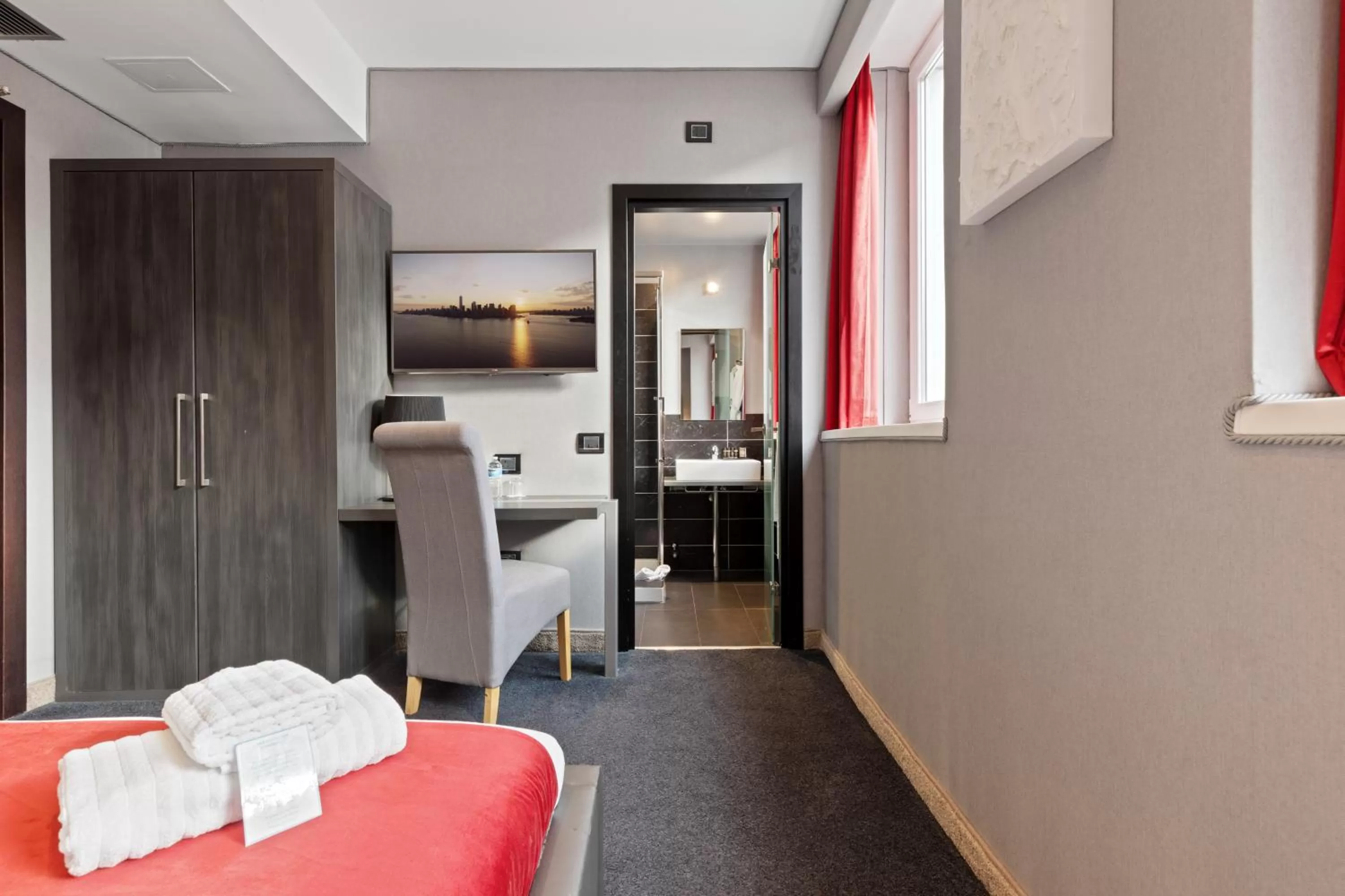 Bathroom, Bed in The Bryson Hotel