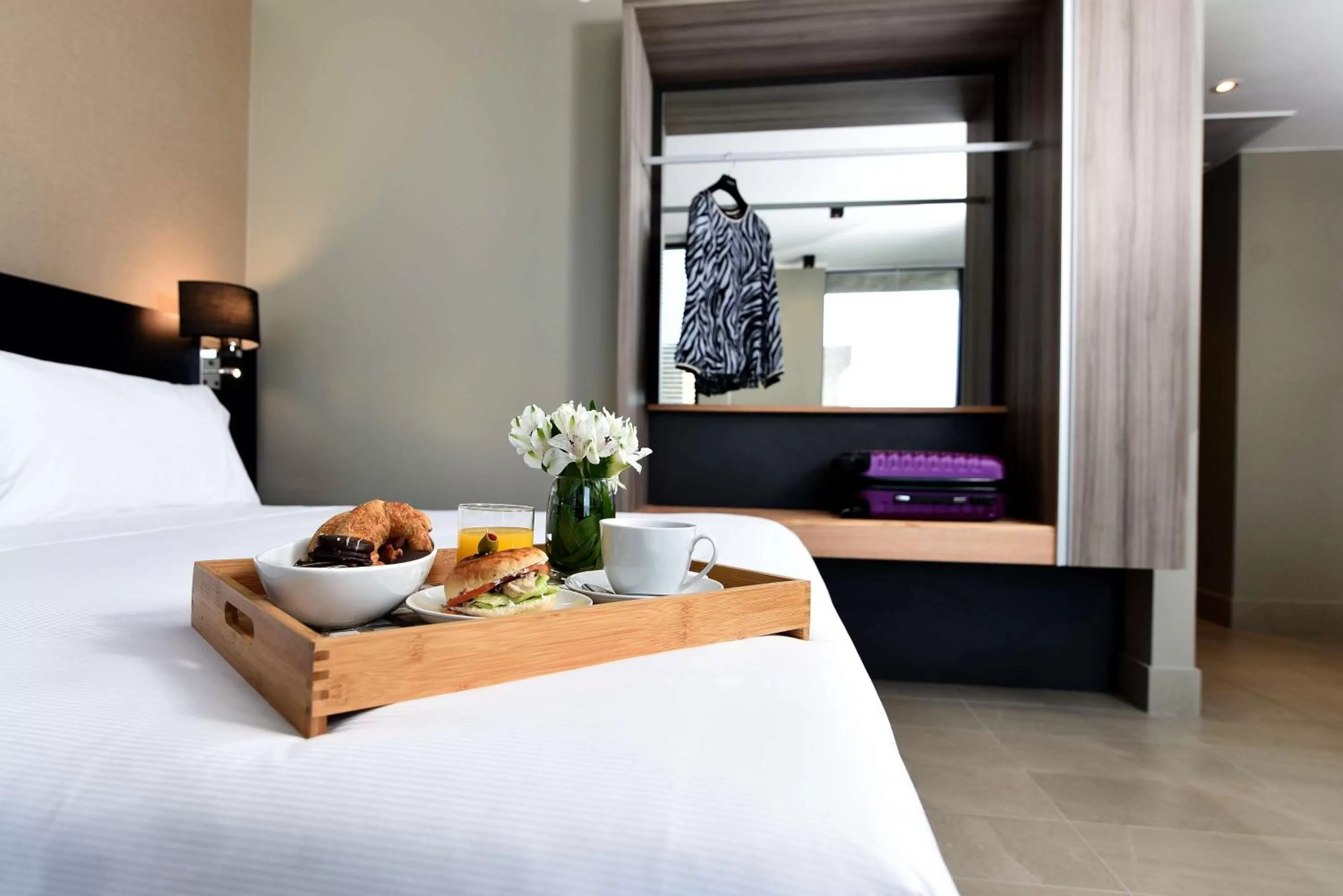 Bedroom, Bed in Best Western Ferrat