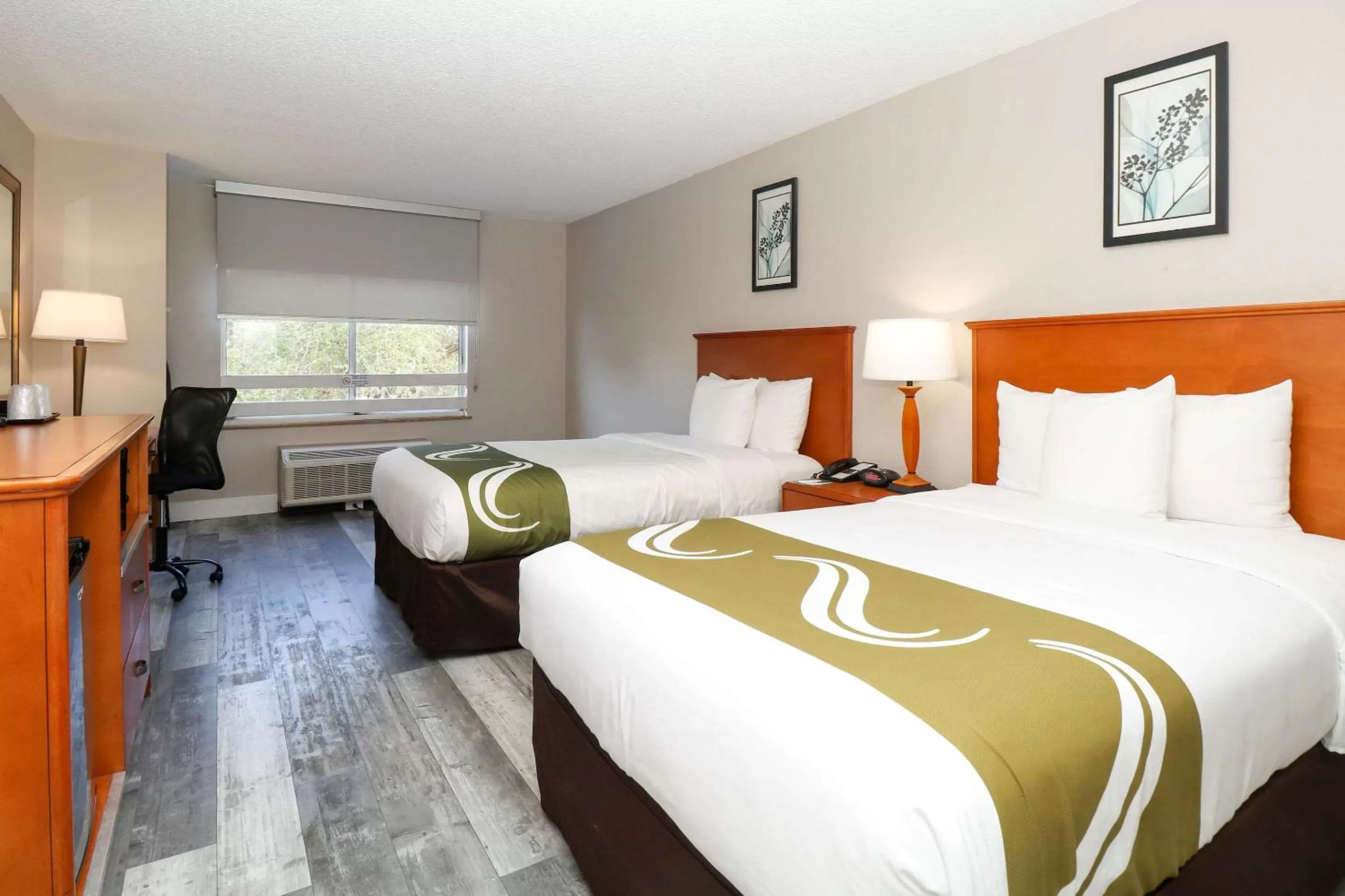 Photo of the whole room, Bed in Quality Inn Miami Airport - Doral