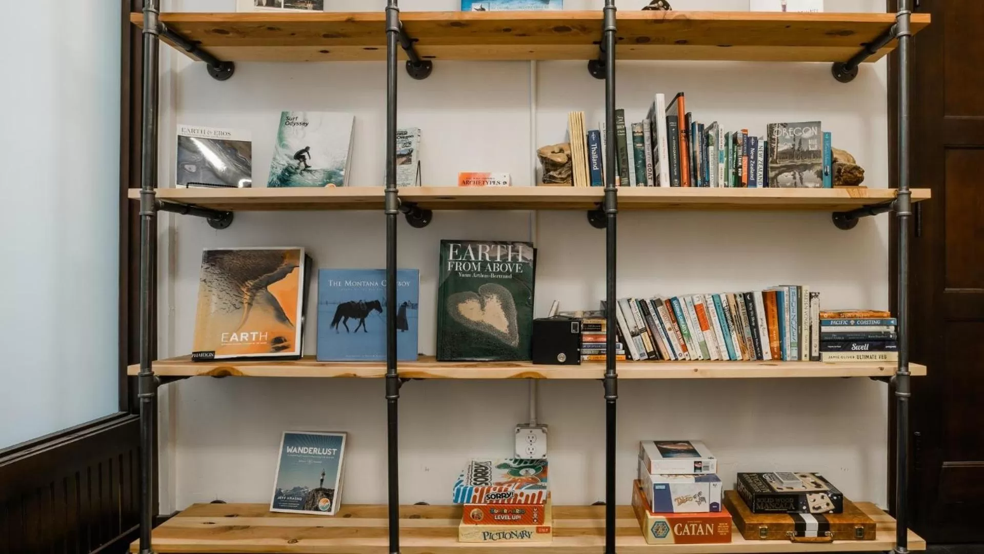 Library in SCP Redmond Hotel
