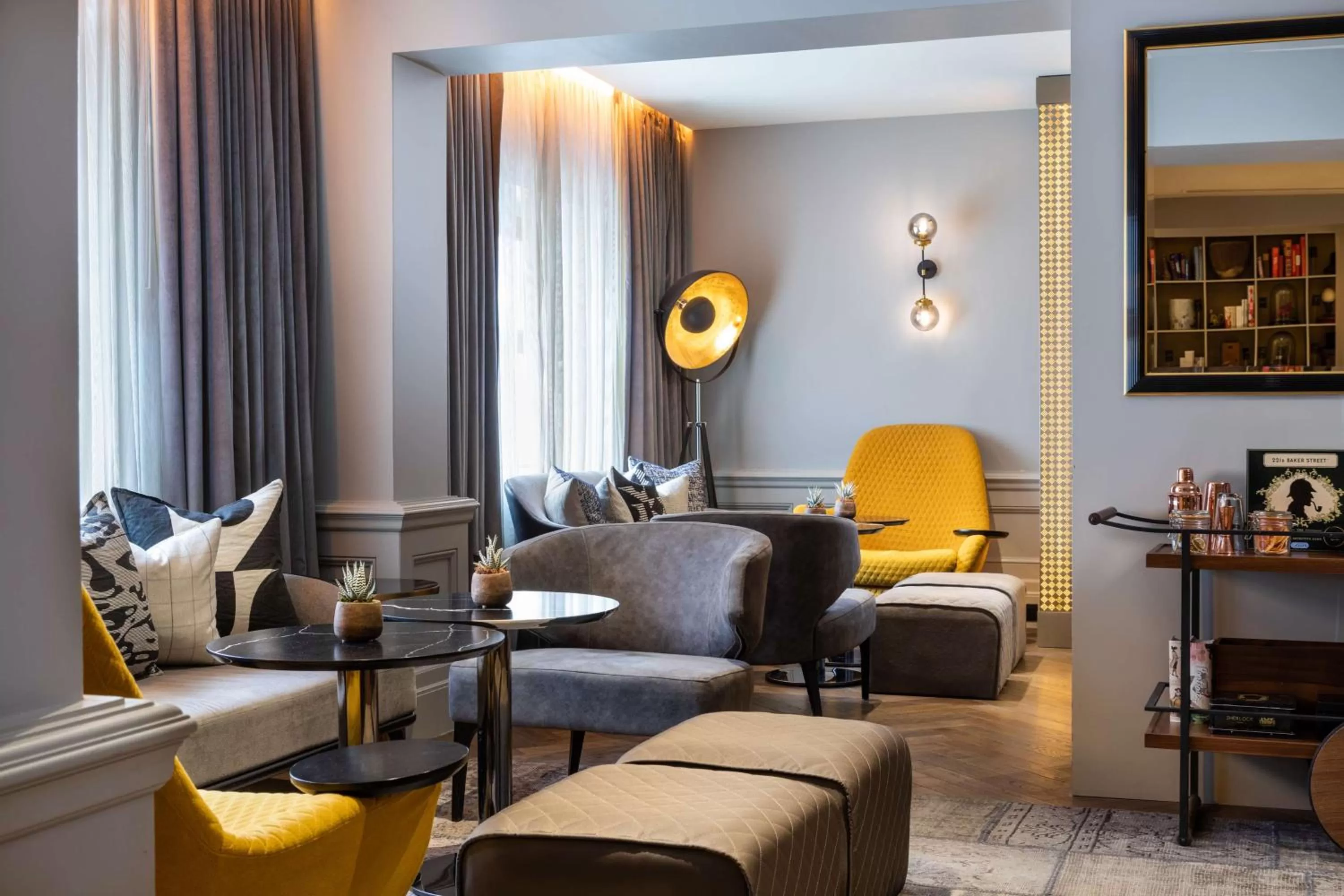 Lounge or bar in Holmes Hotel London