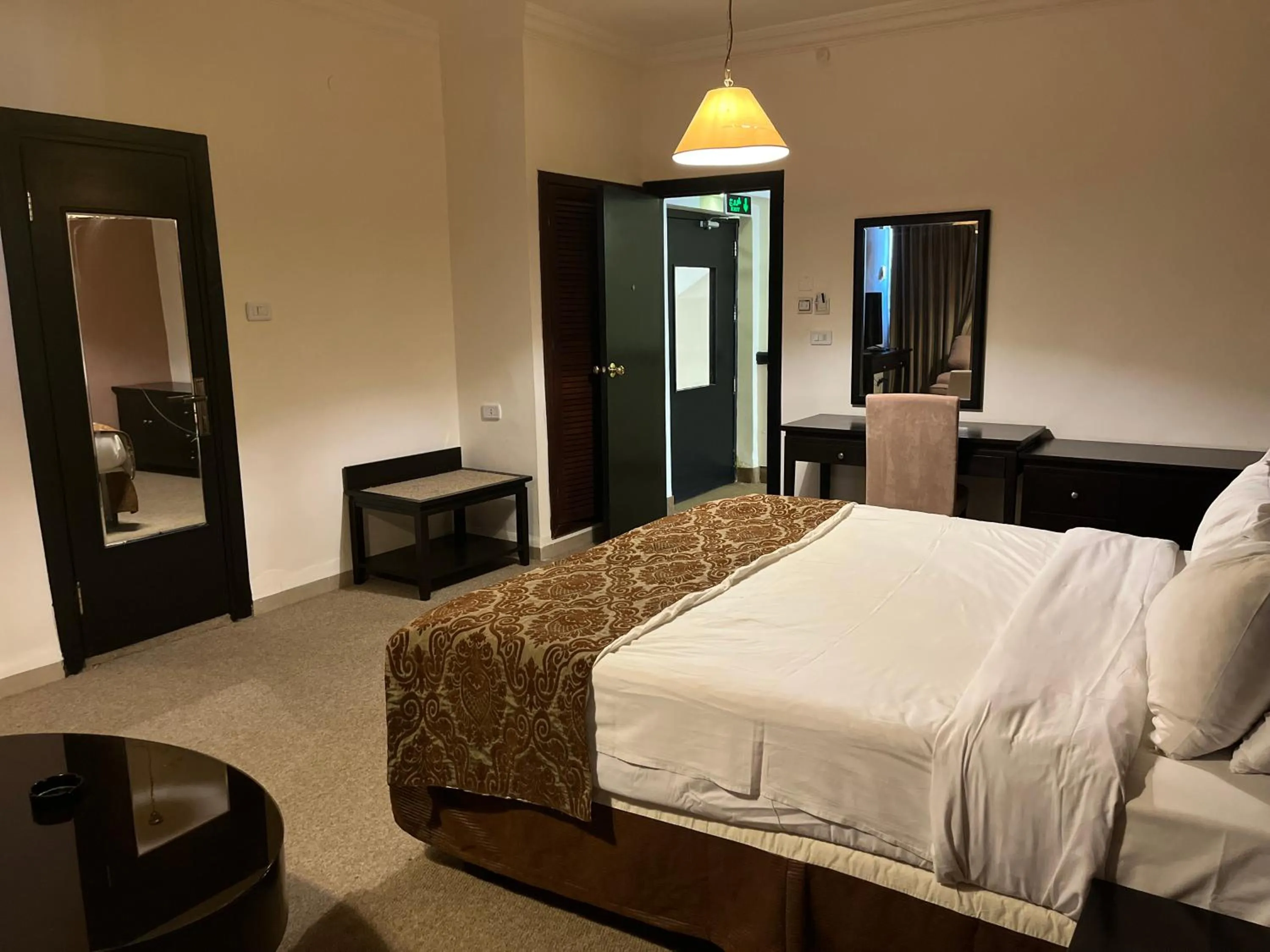 Bed in Shepherd Hotel