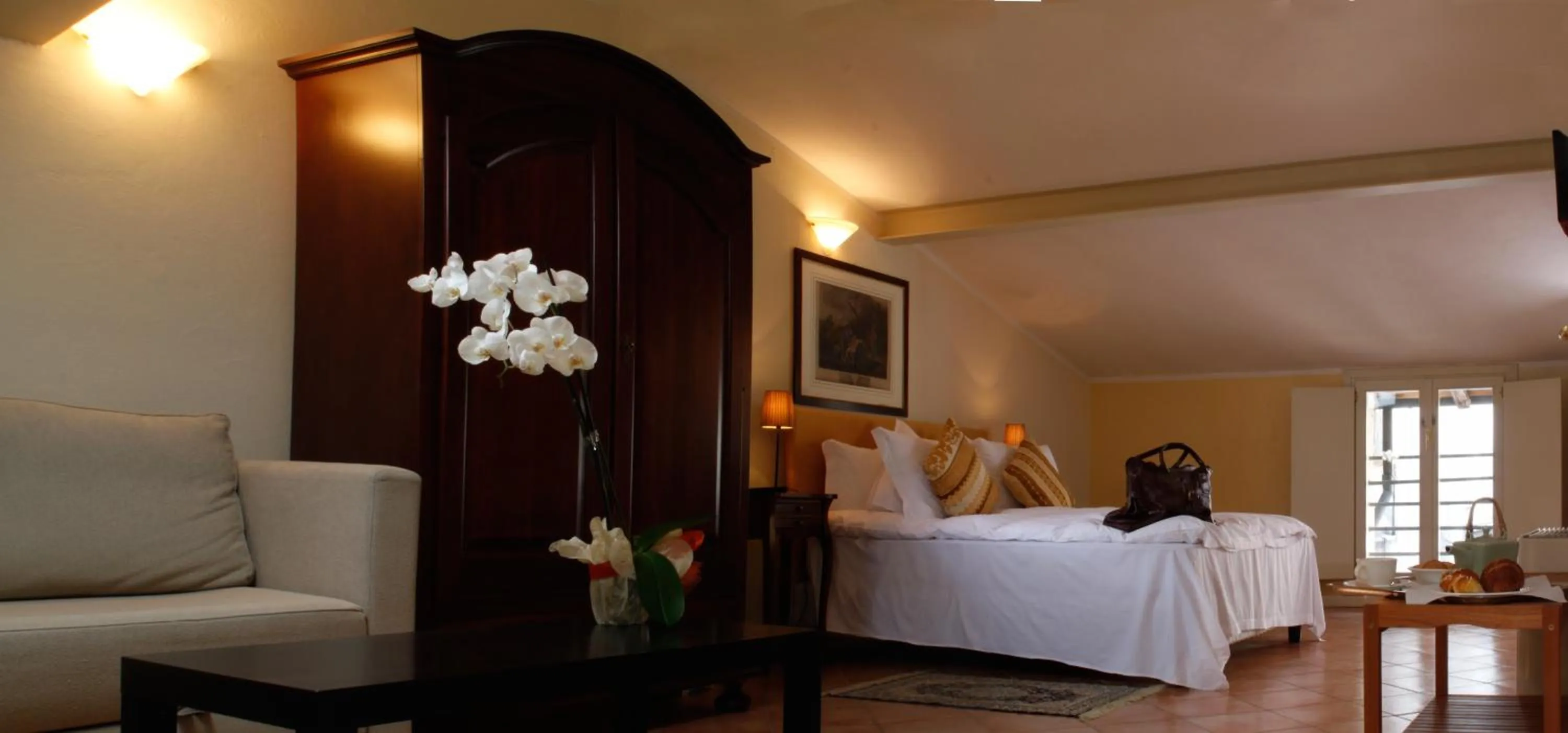 Photo of the whole room, Bed in Albergo Orologio