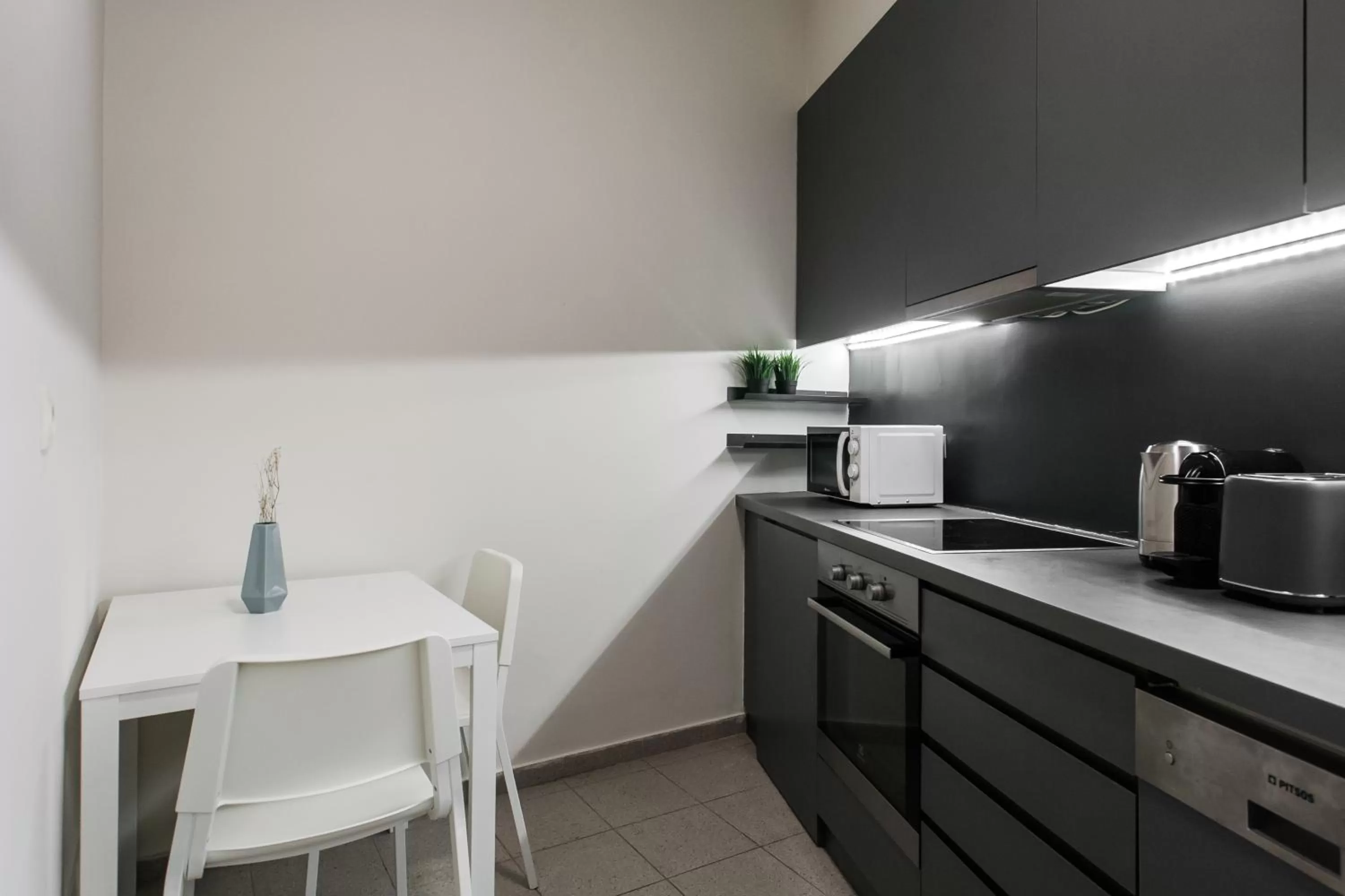 Bedroom, Kitchen/Kitchenette in ZOIA The Hill by UPSTREET