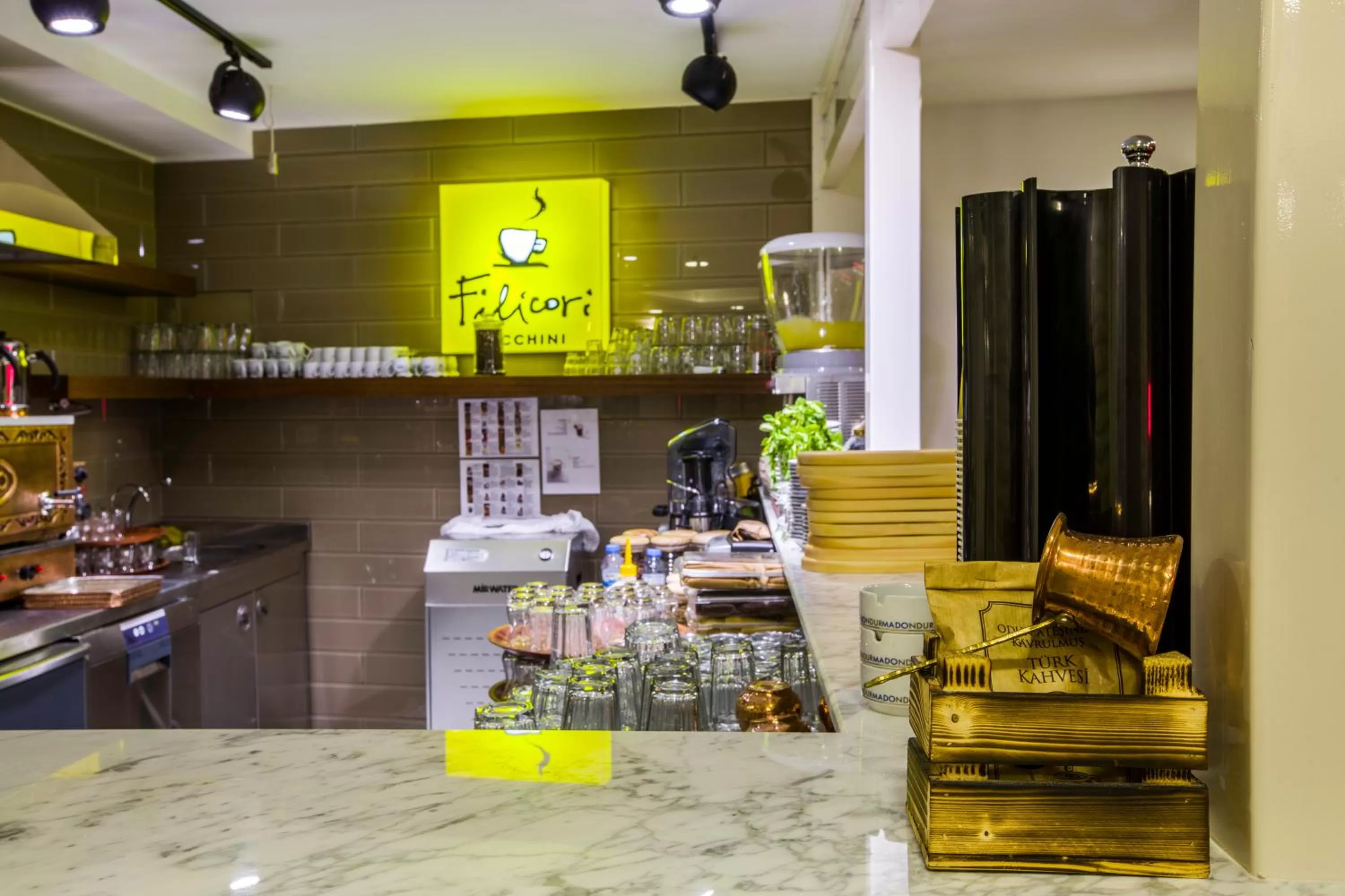 Lounge or bar in Phosphorion