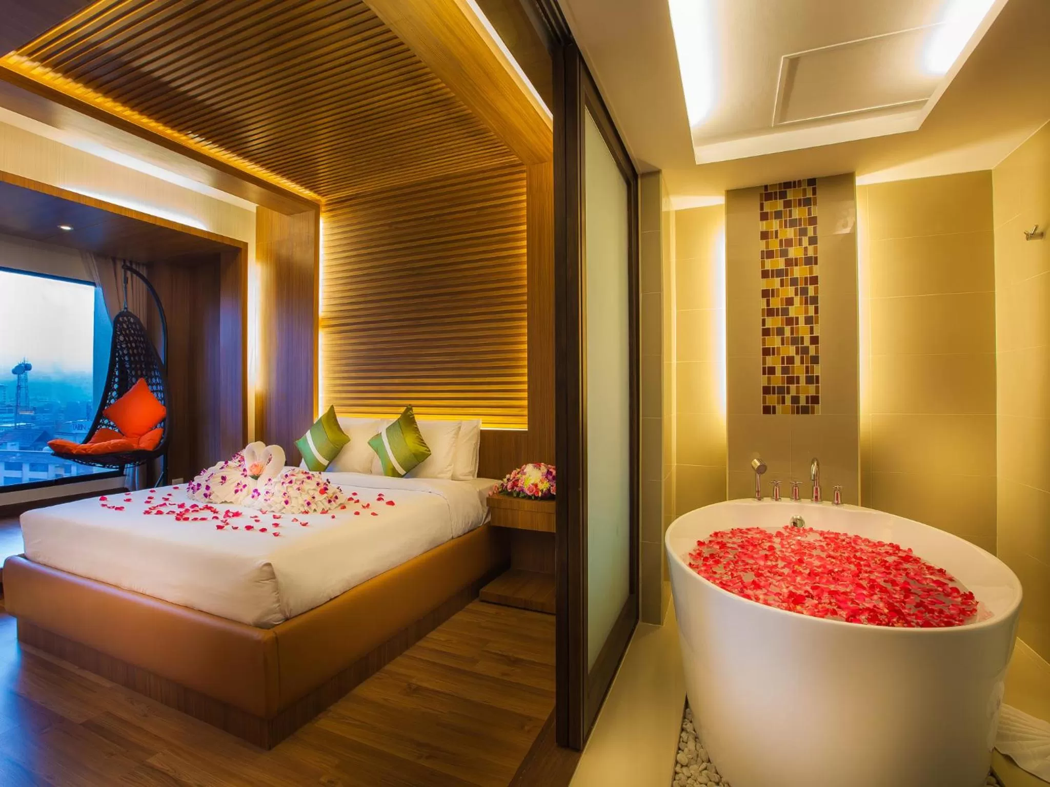 Bedroom, Bed in Chiangmai Grandview Hotel & Convention Center