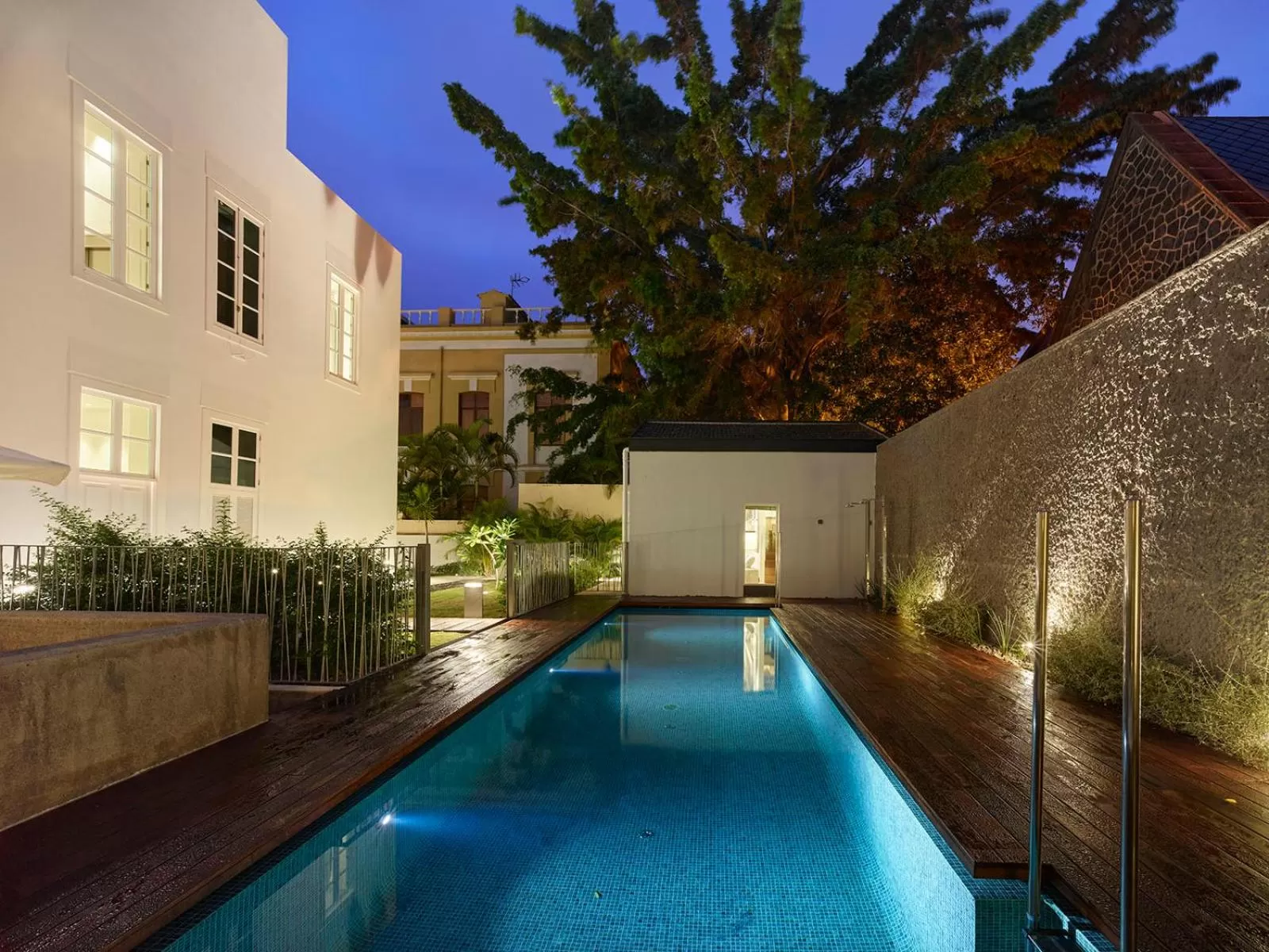 Property building in The Park Suites by IRES LAR