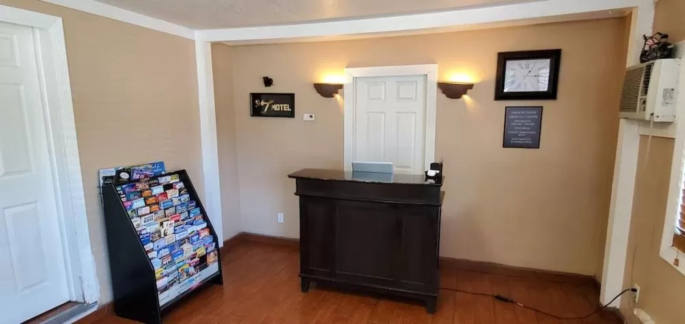 Lobby or reception in The L Motel Downtown/NAU Conference Center