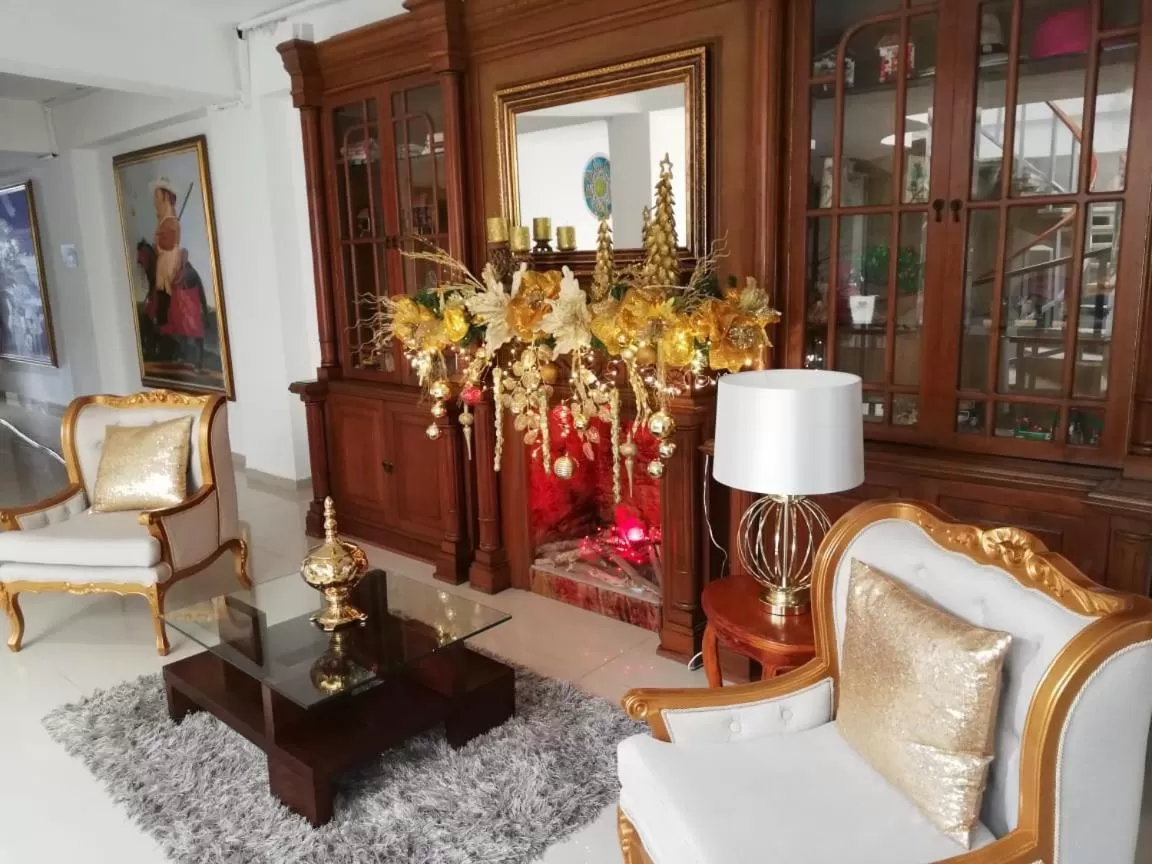 Decorative detail in Hotel Cafe Plaza