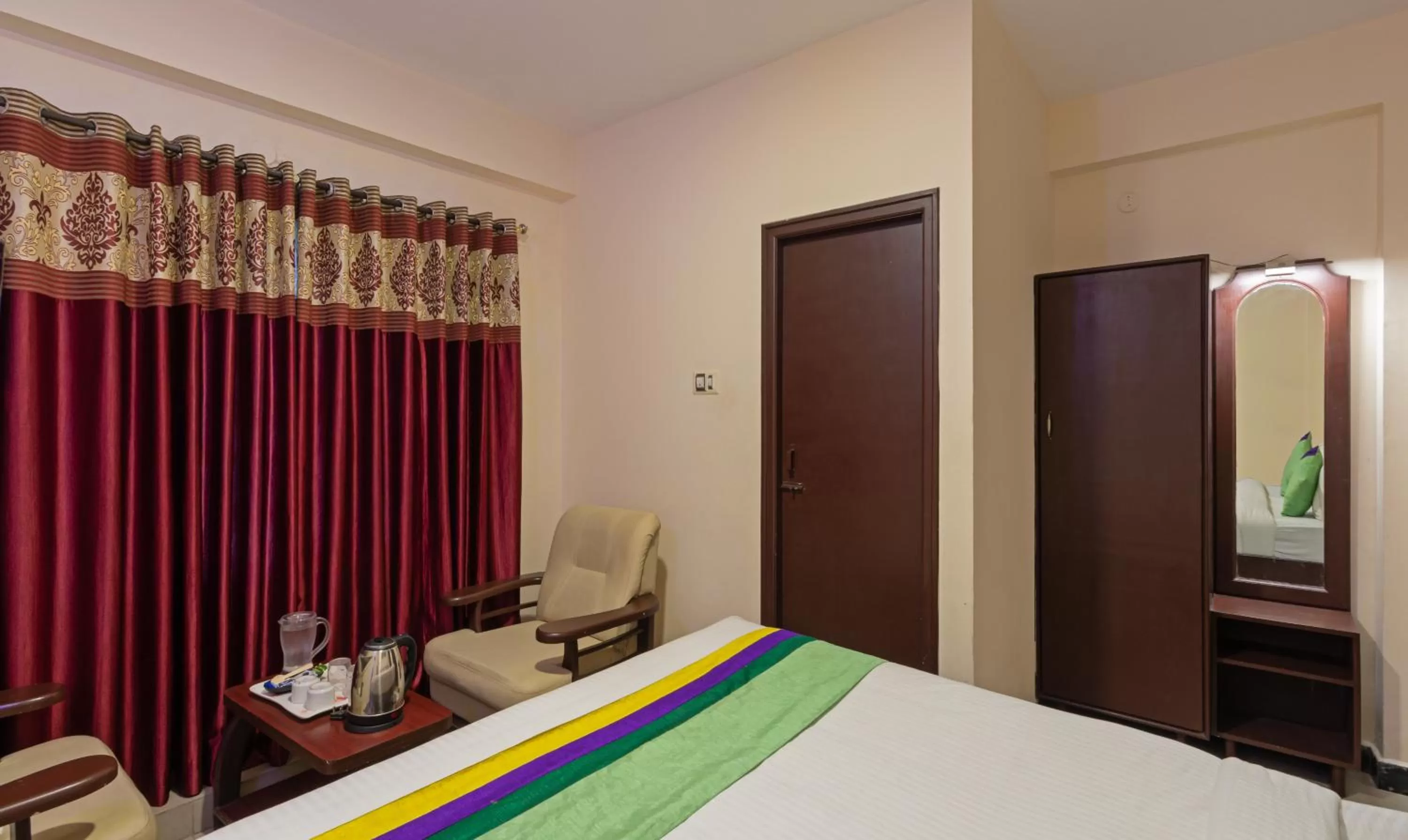 Bedroom, Bed in Treebo Kodai Kings Park, 650 M From Kodai Lake