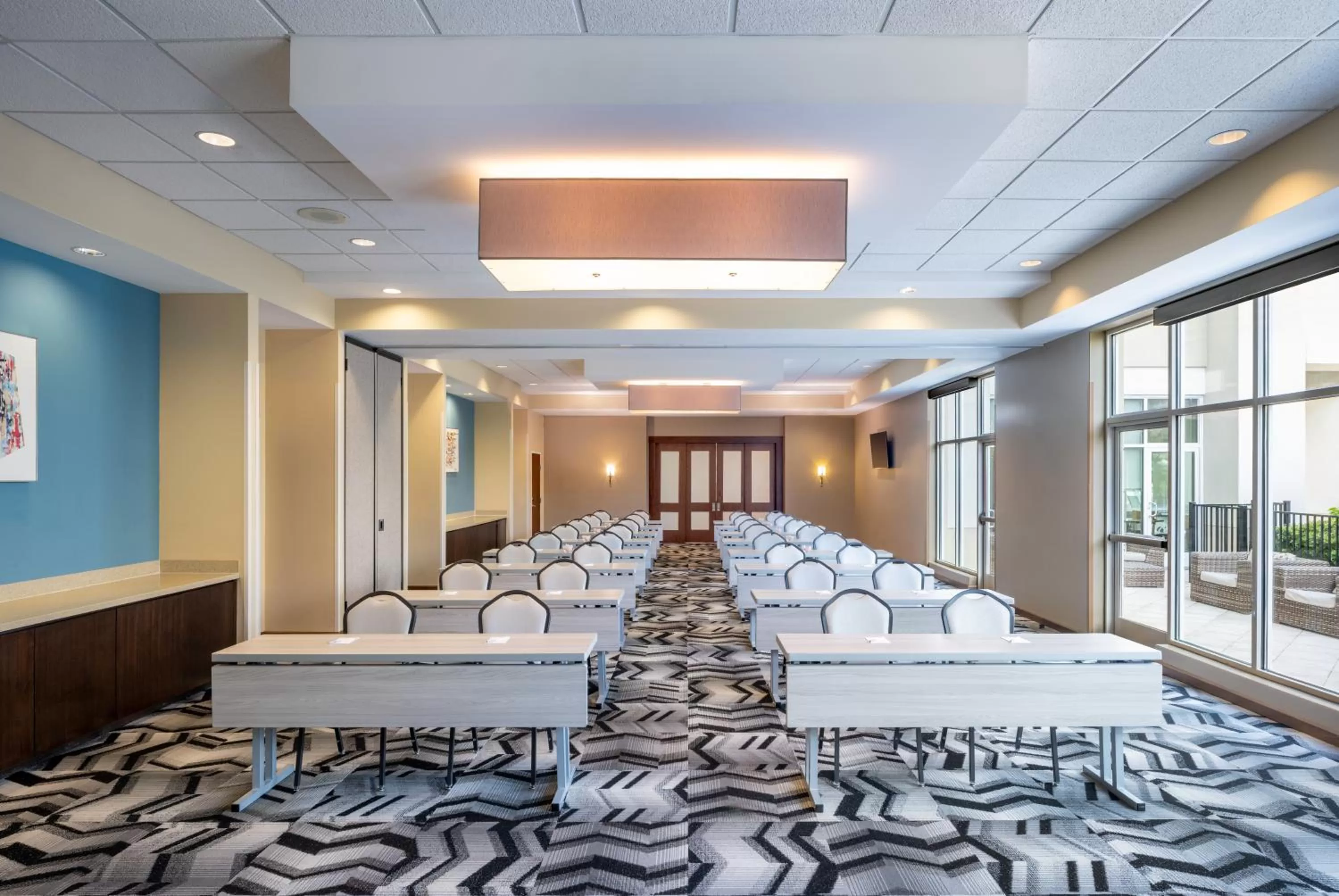 Meeting/conference room in SpringHill Suites by Marriott Orlando at FLAMINGO CROSSINGS Town Center-Western Entrance