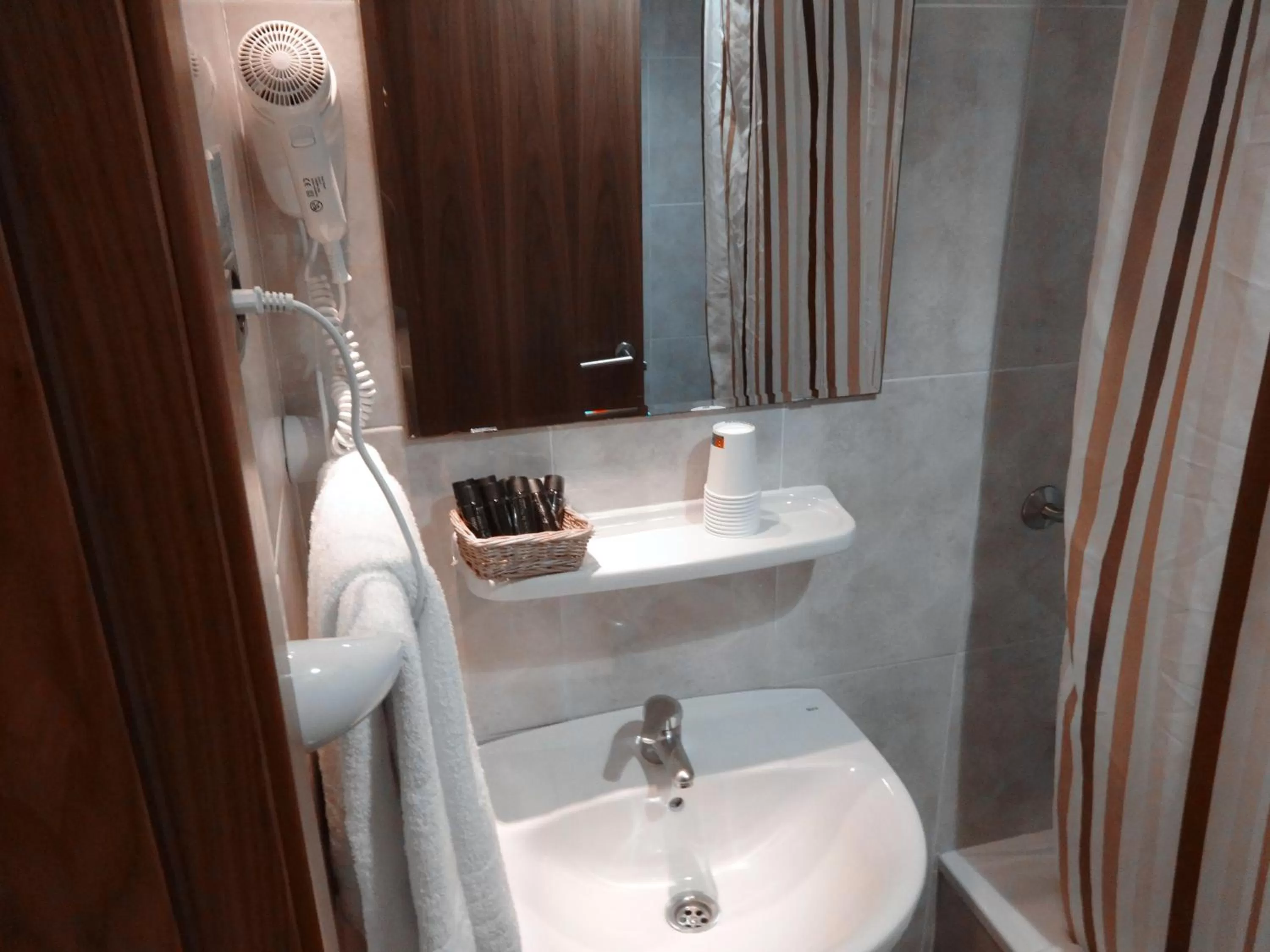 Shower in Hotel Lloret Ramblas