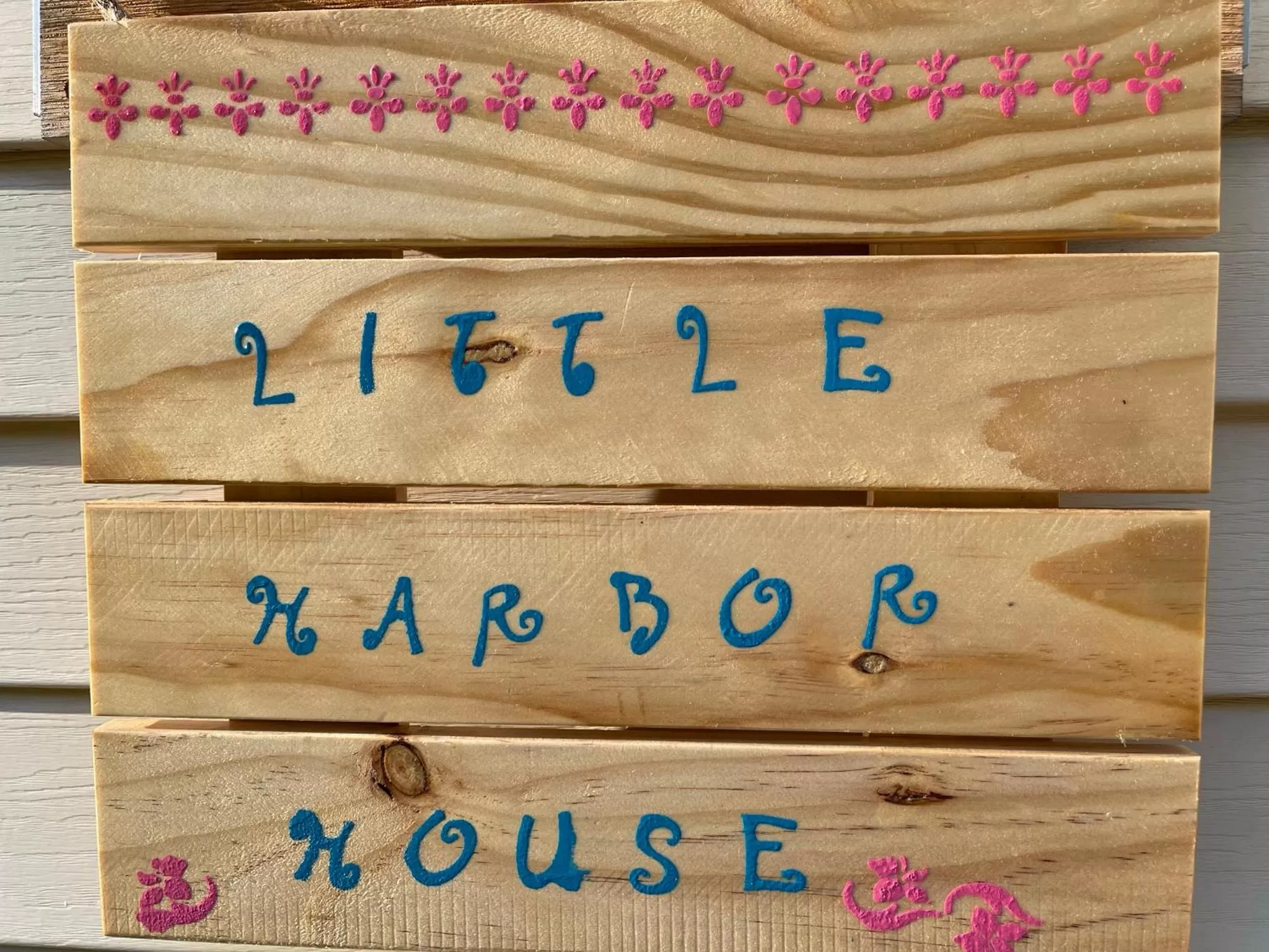 Logo/Certificate/Sign/Award in Harbor House Inn