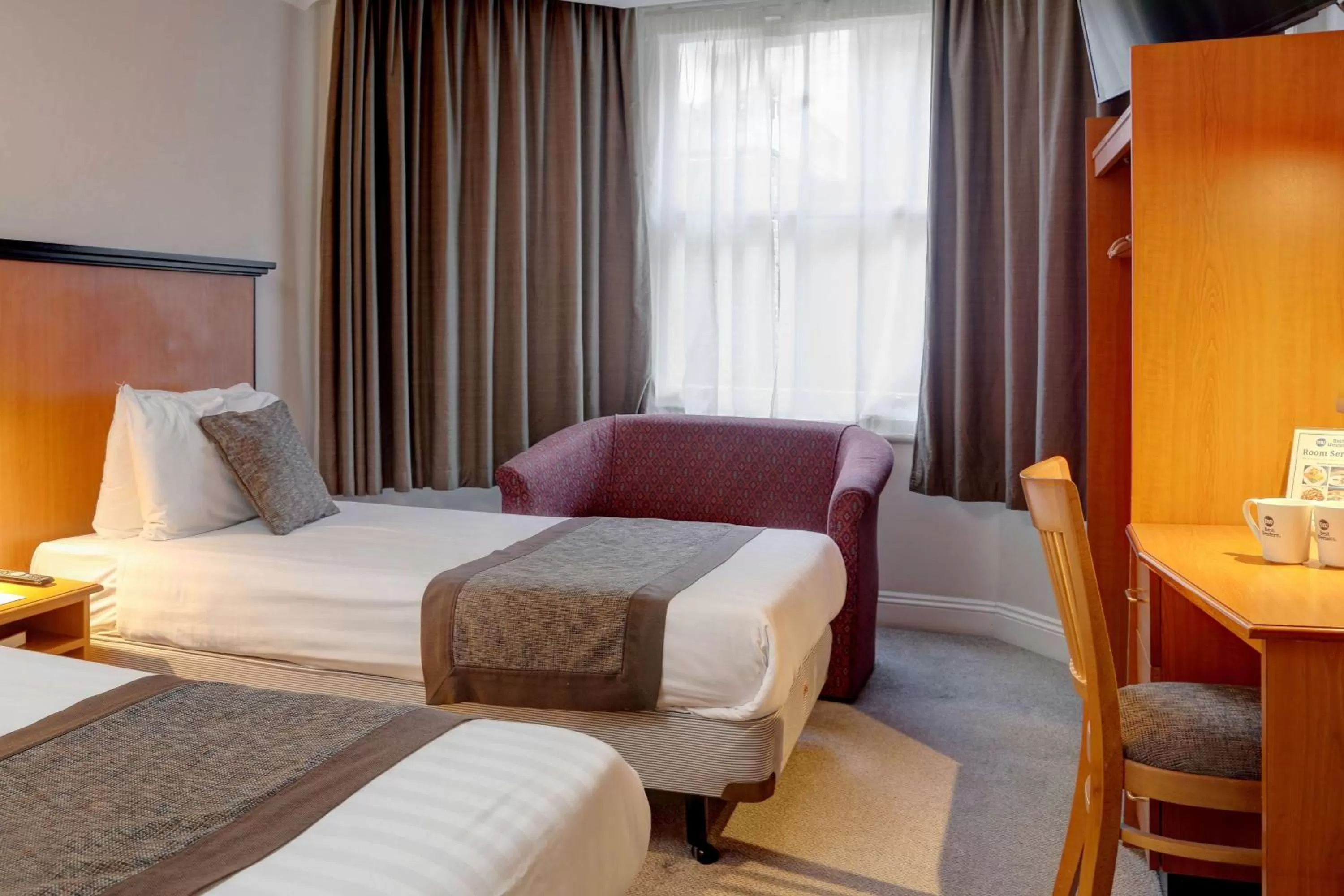 Photo of the whole room, Bed in Best Western Corona Hotel