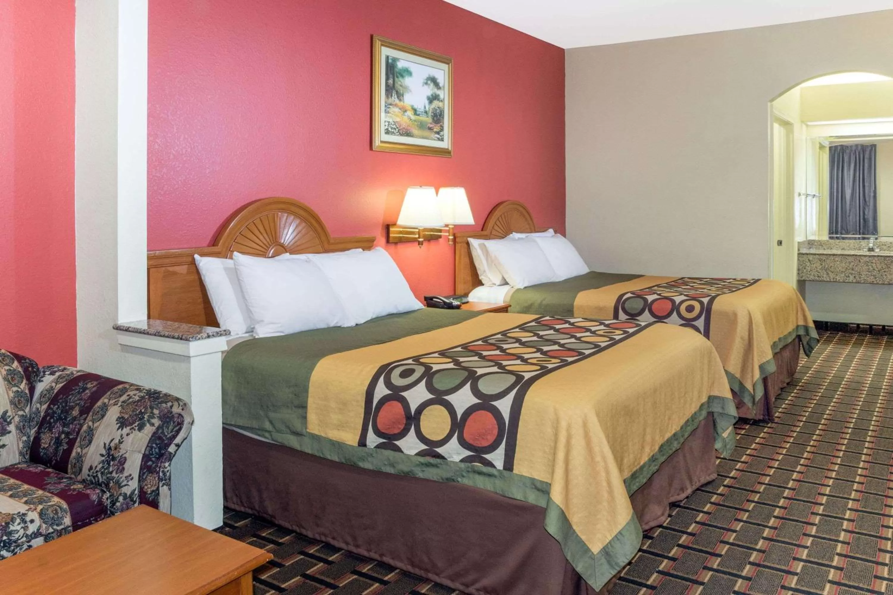 Photo of the whole room, Bed in Super 8 by Wyndham Stafford Sugarland Area