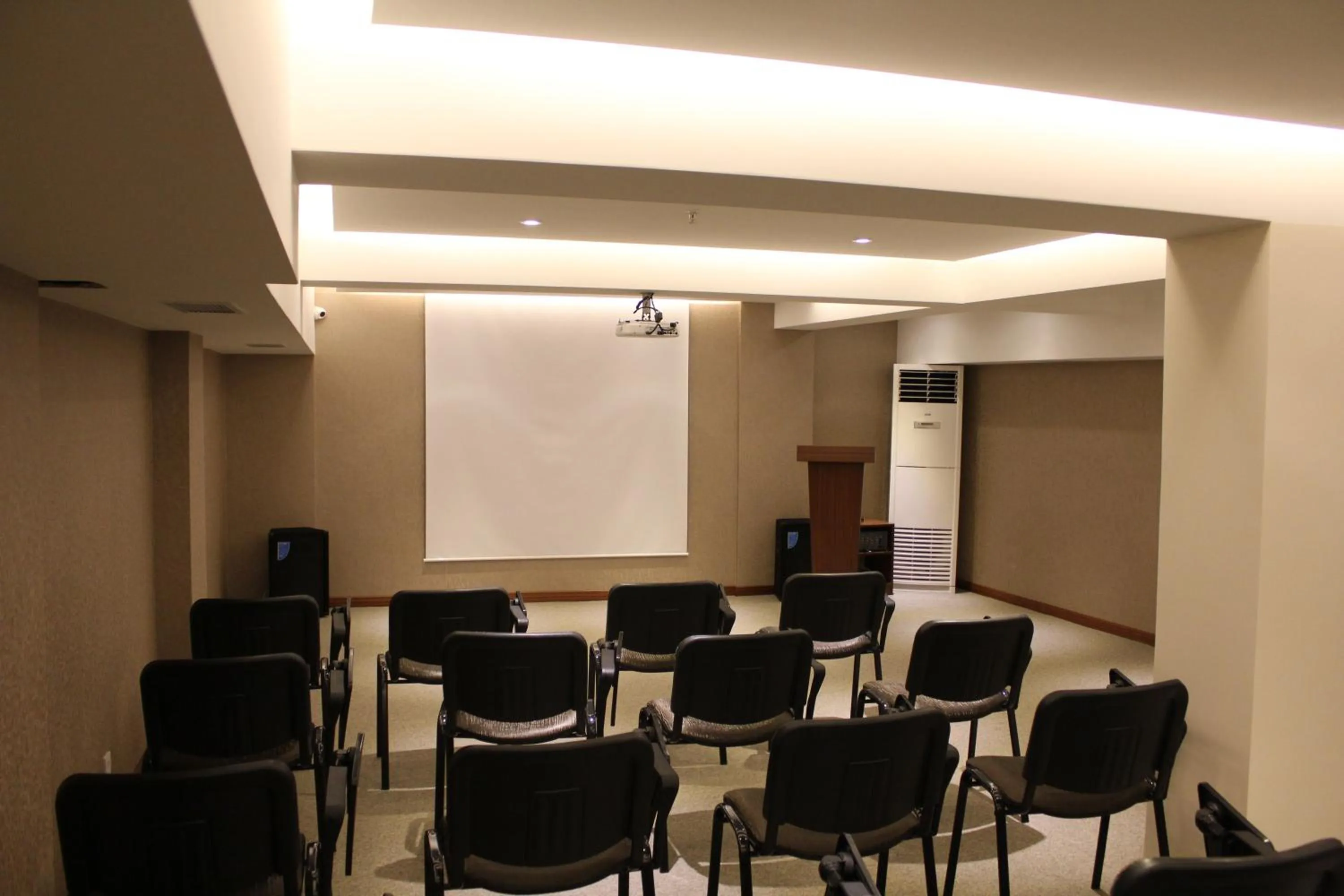 Business facilities in Grand Washington Hotel