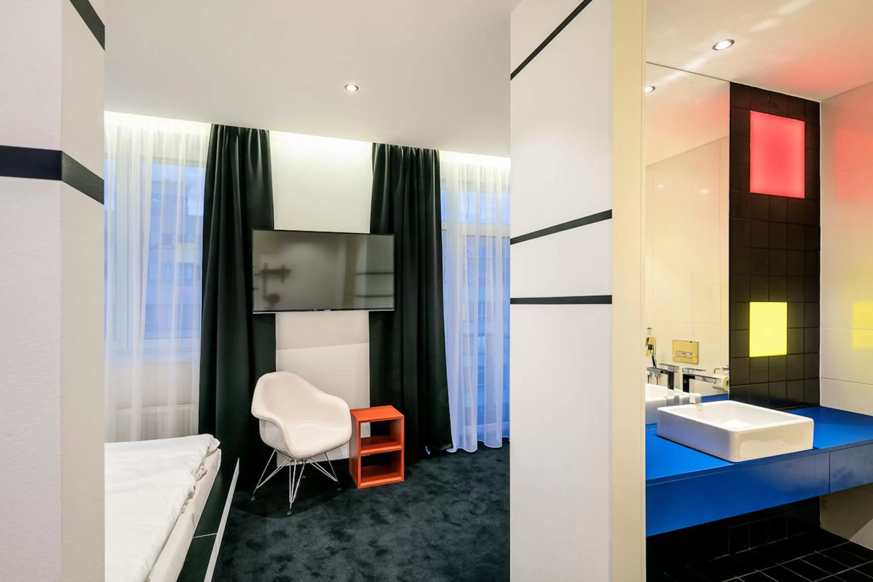 TV and multimedia, Bed in Pytloun Grand Hotel Imperial