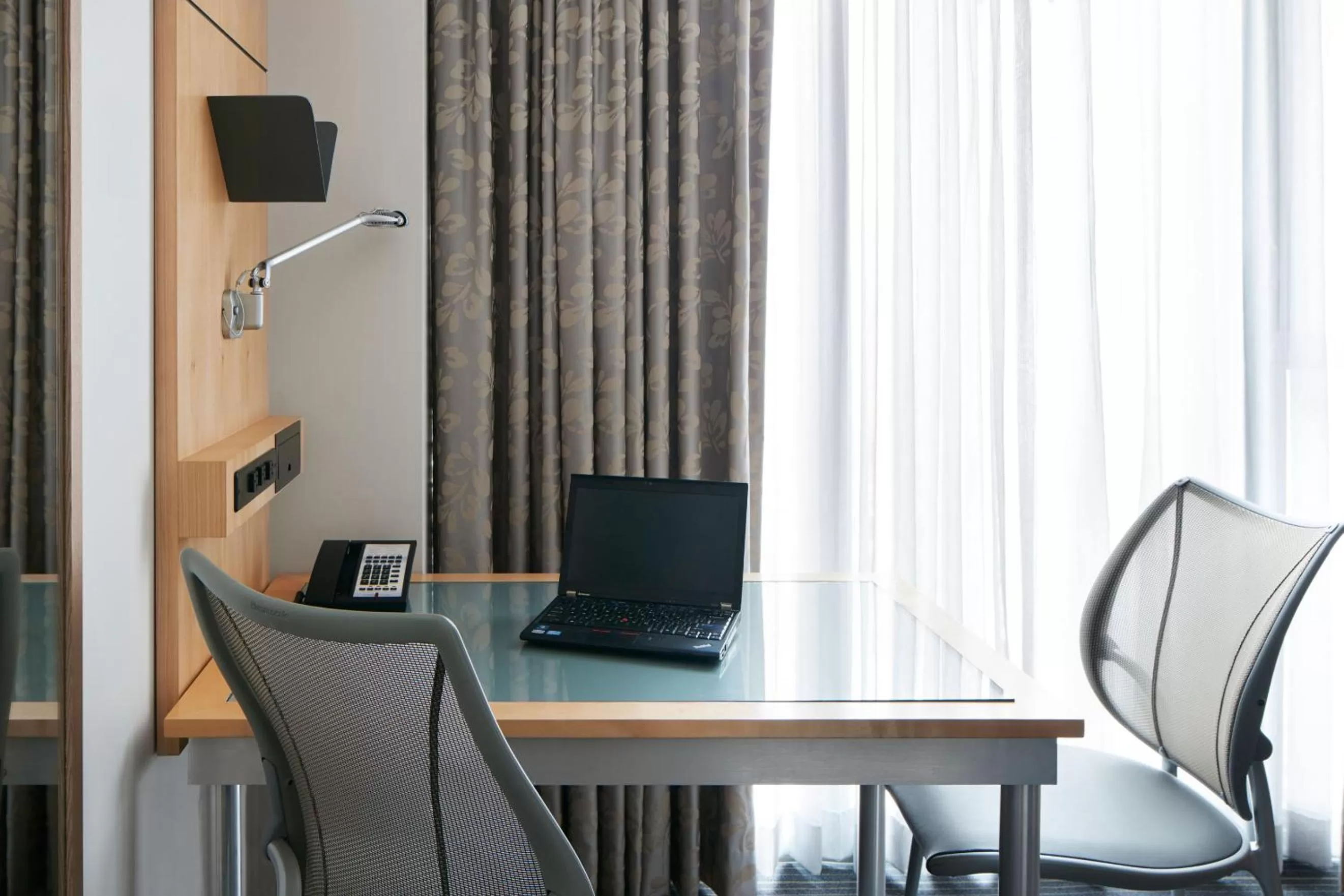 Bedroom in World Center Hotel