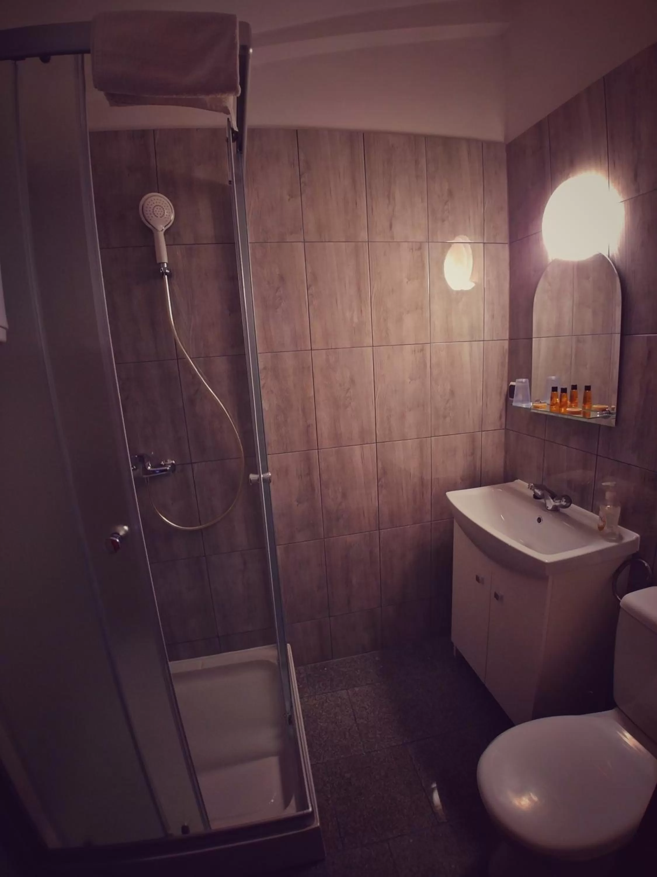 Bathroom in Hotel Komfort Inn - Dwór Hubertus