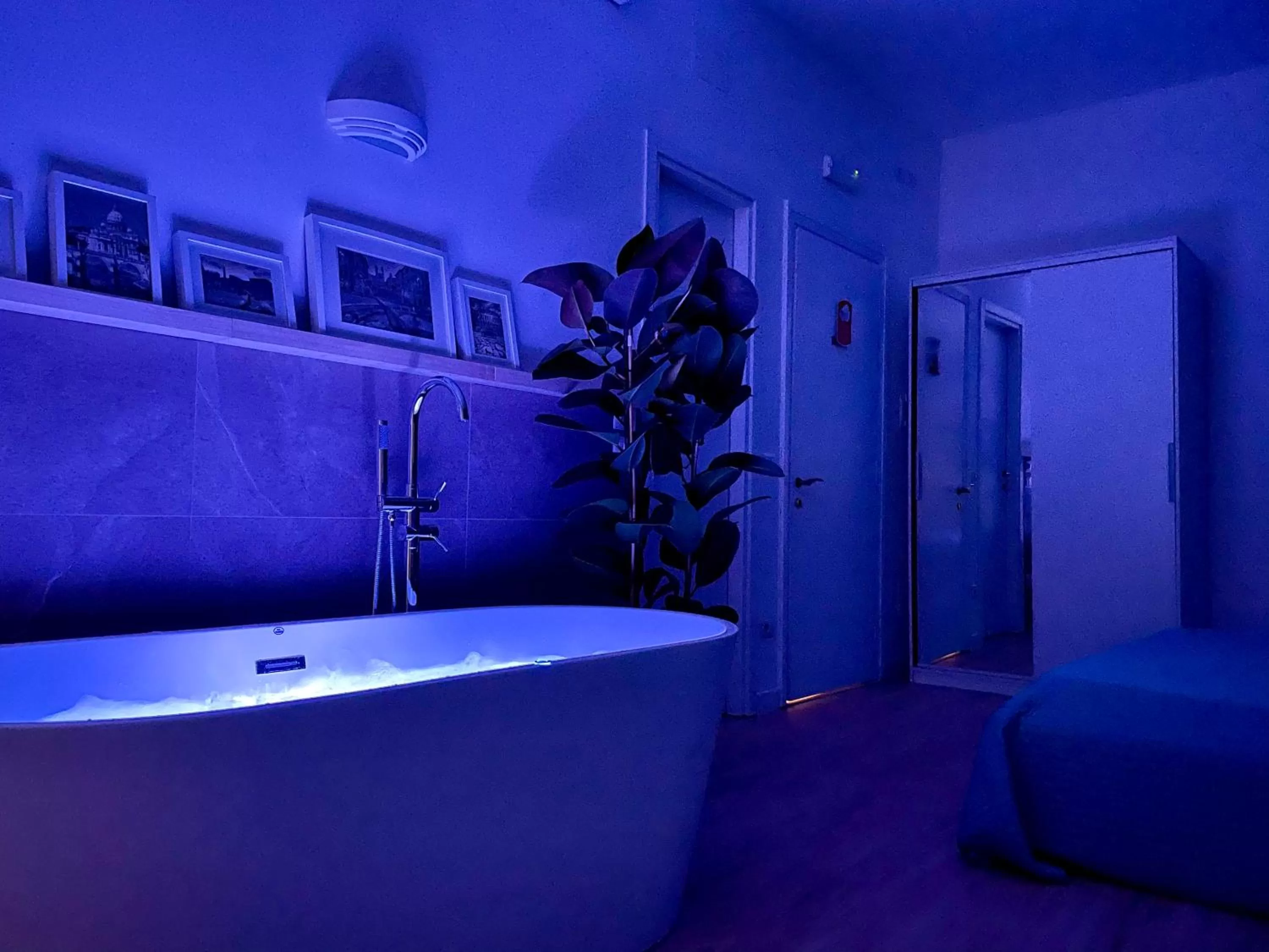 Bed in Le Coq Suites