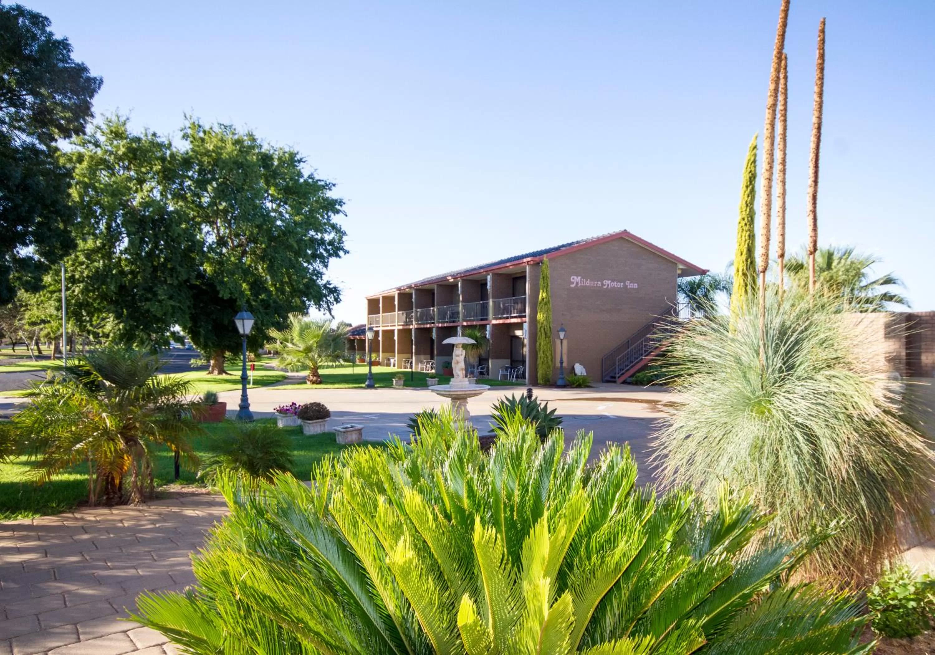 Garden view in Mildura Motor Inn