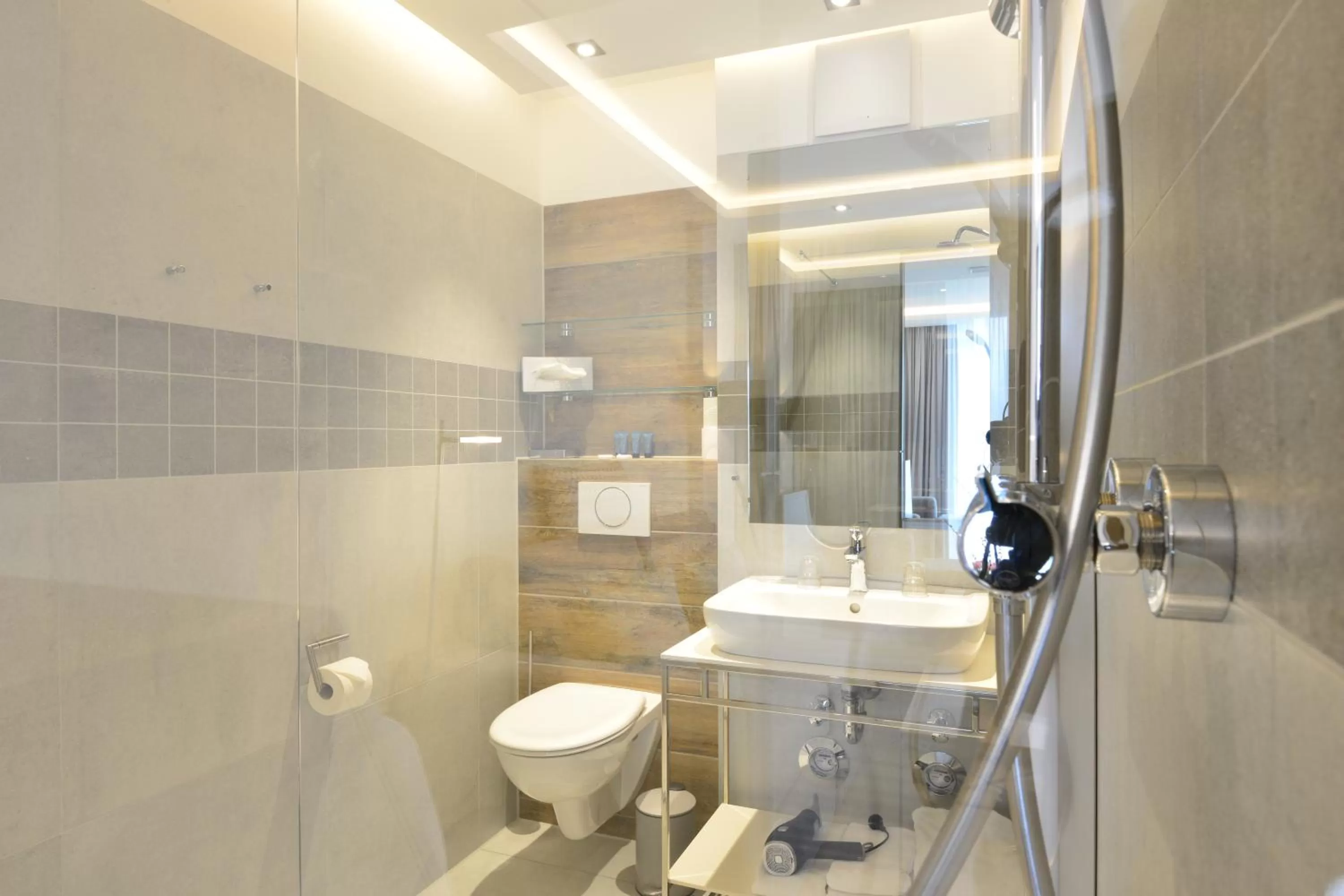 Shower in Parkhotel Residenz