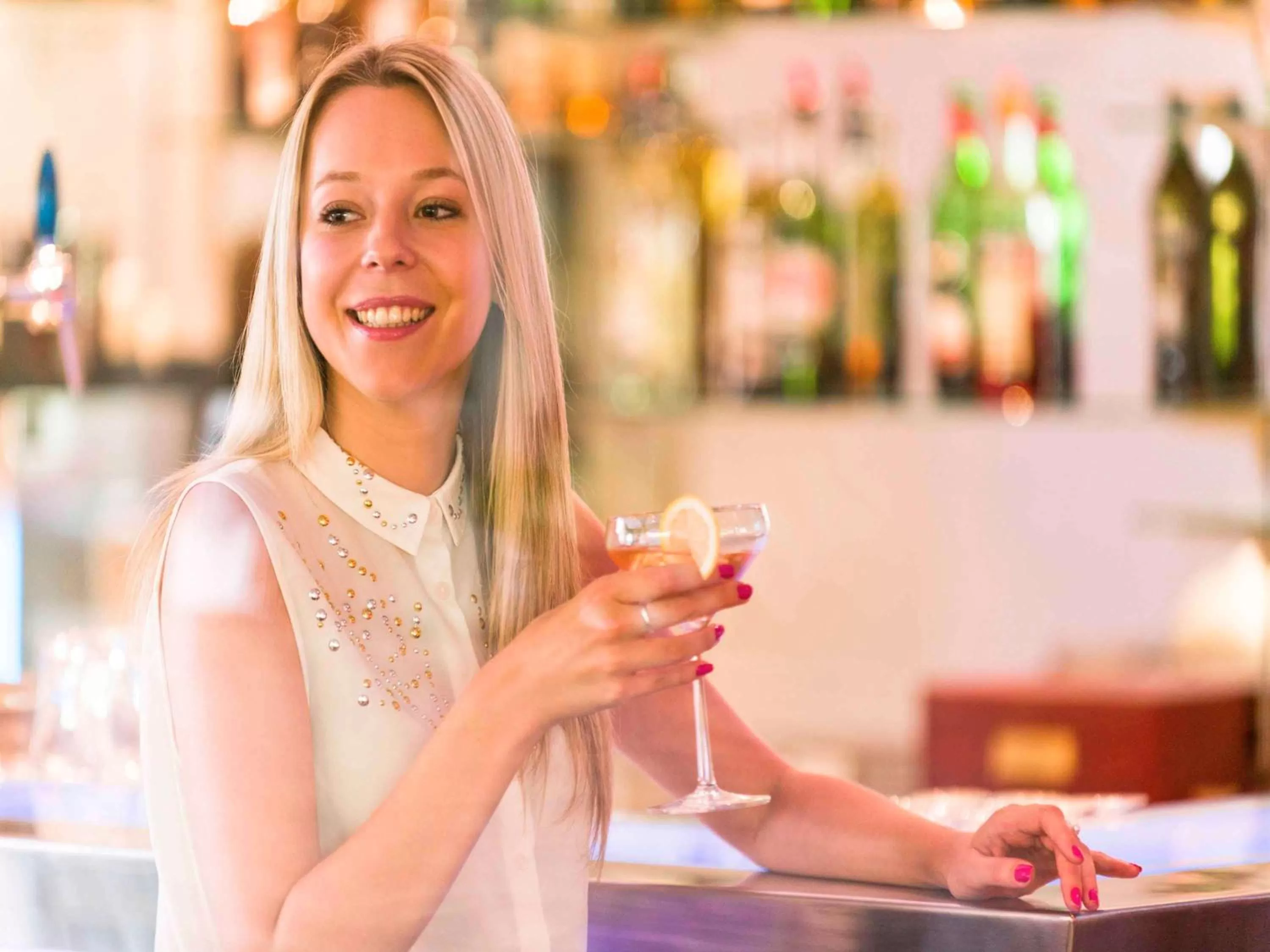 Lounge or bar in Novotel Manila Araneta City Hotel