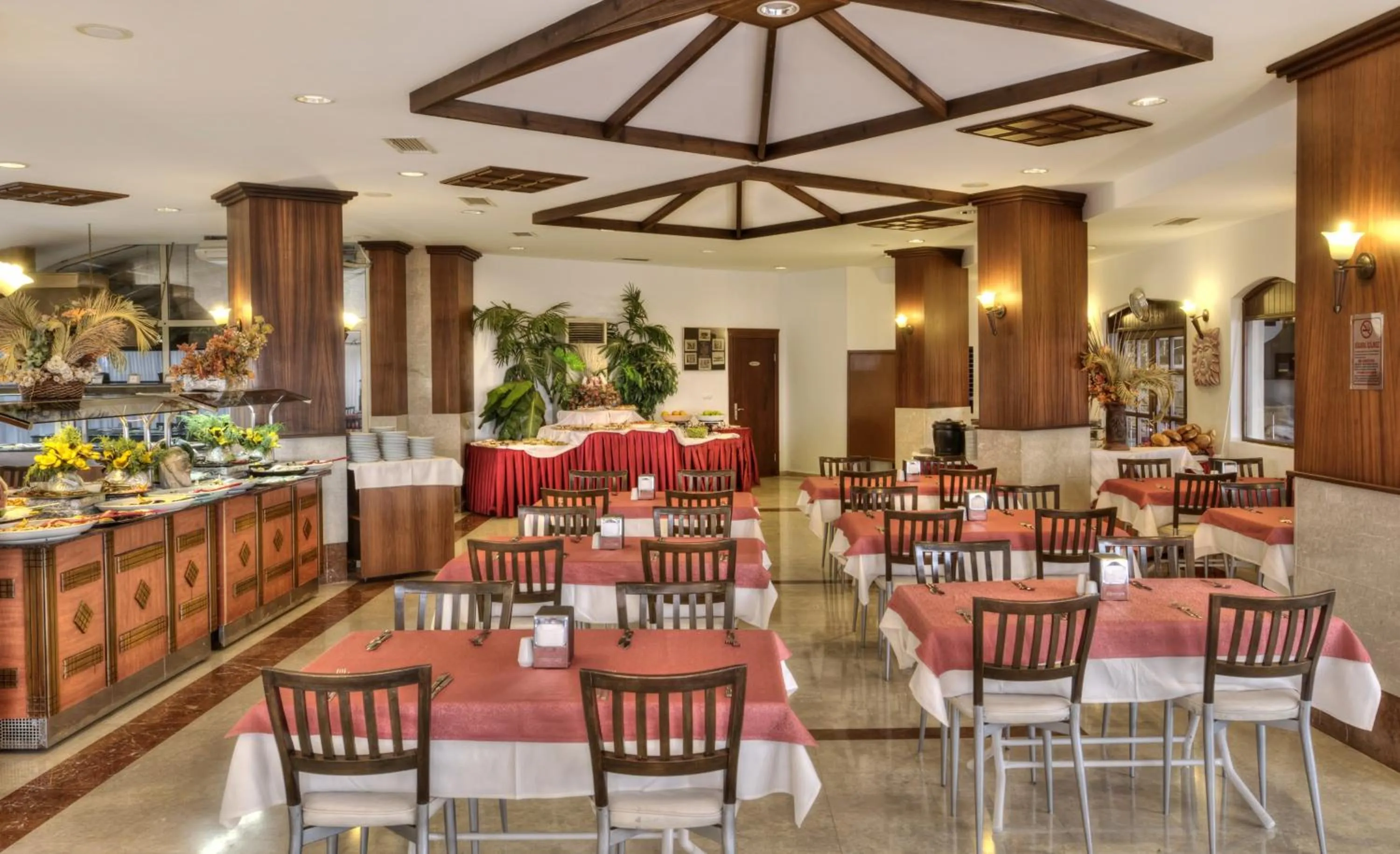 Restaurant/places to eat in Valeri Beach Hotel