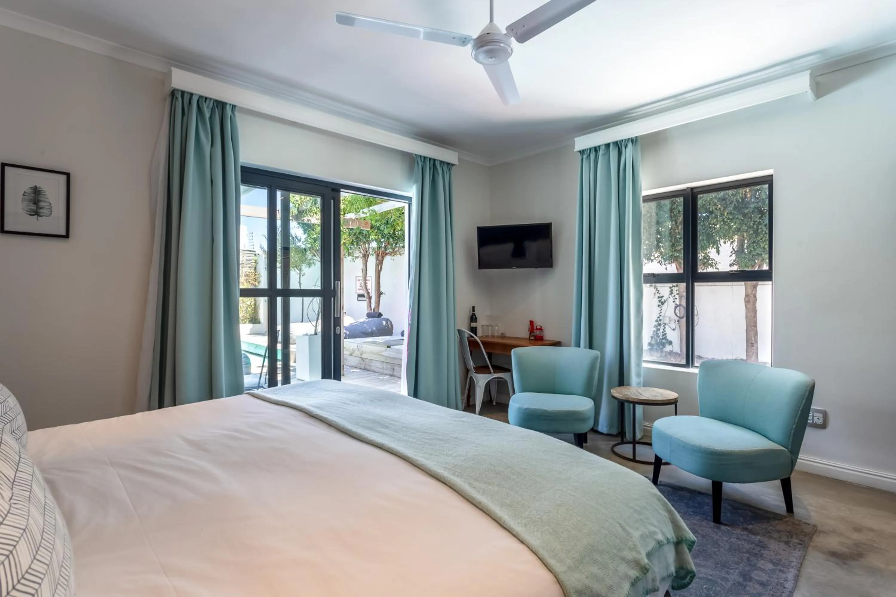 View (from property/room), Bed in Whale Rock Luxury Lodge