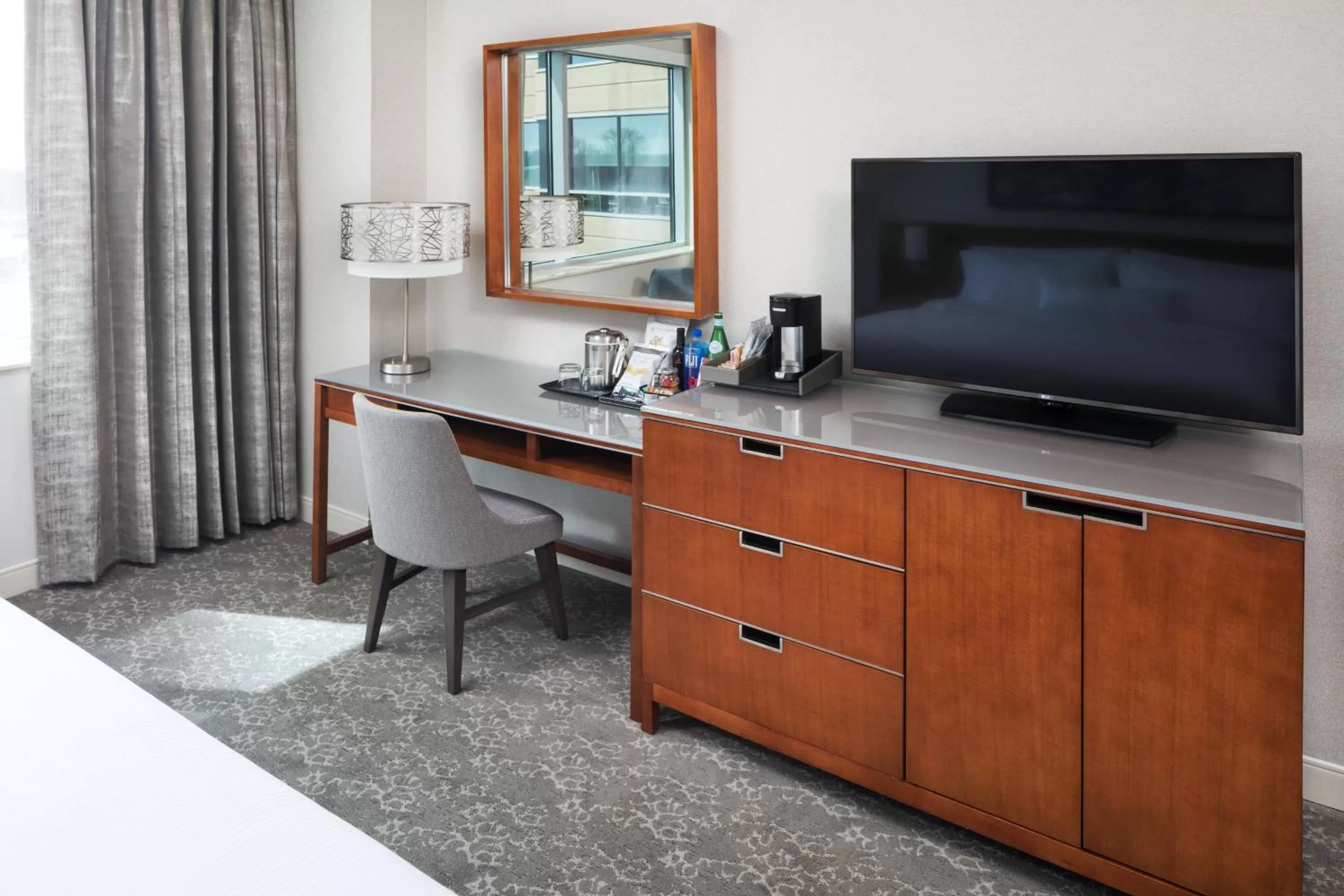 Photo of the whole room in The Westin Edina Galleria