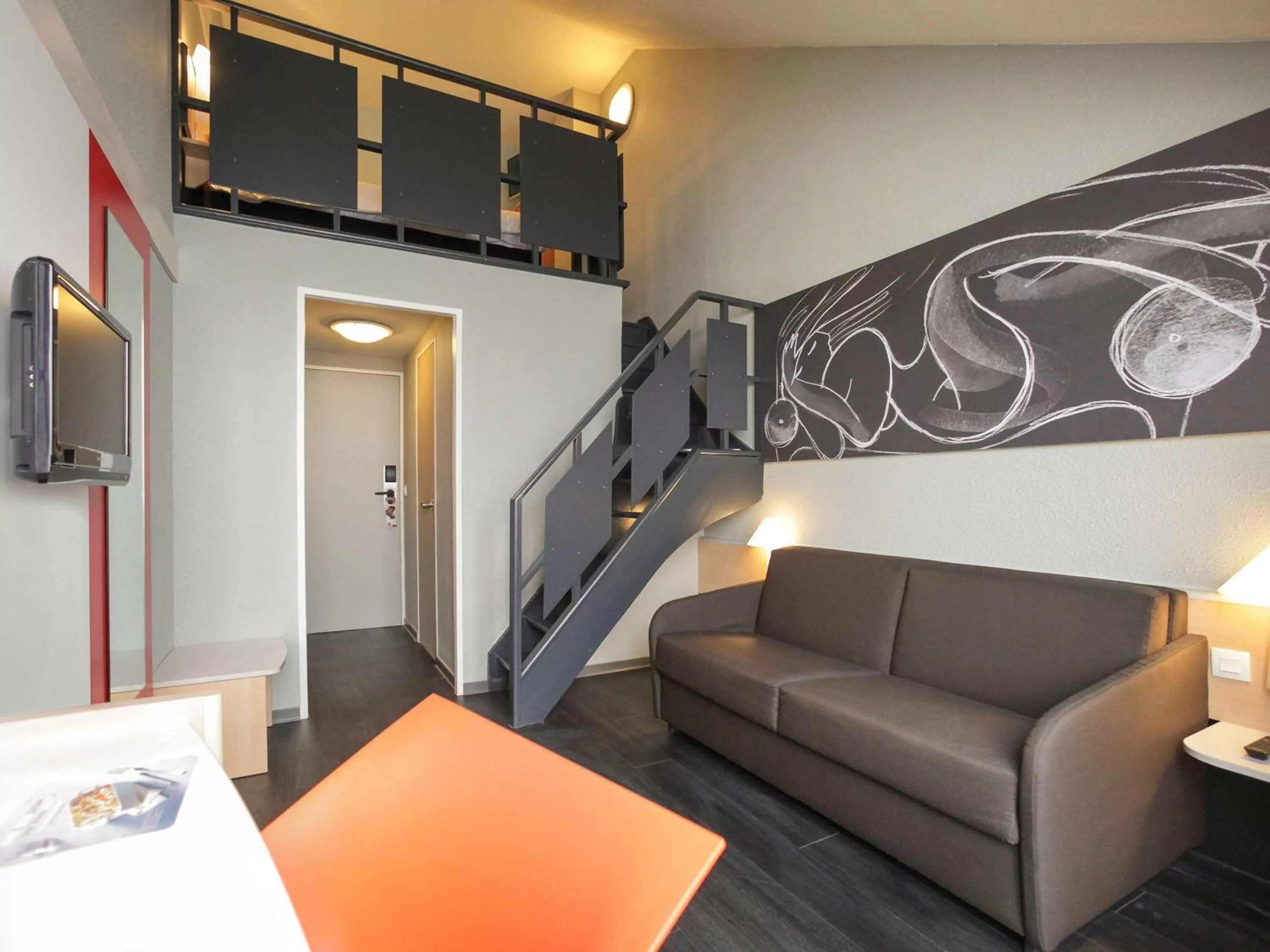 Photo of the whole room in ibis Granville Port De Plaisance