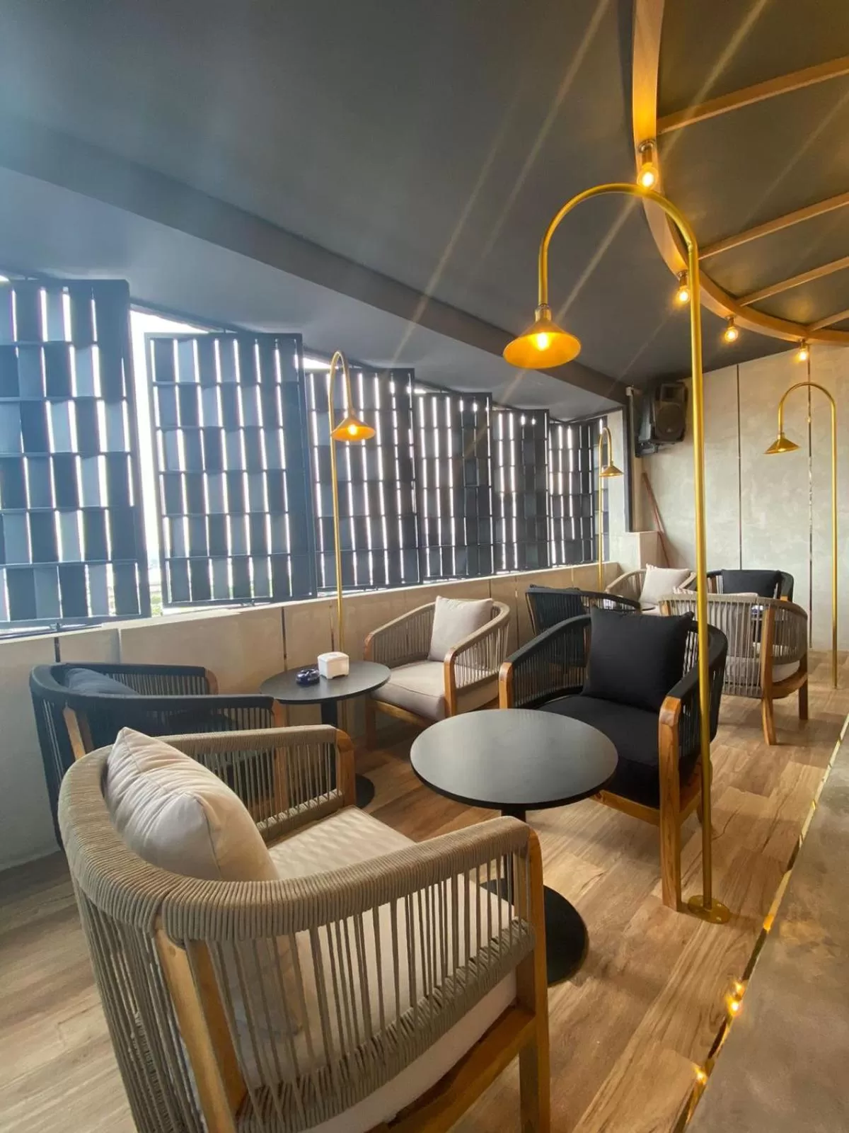 Restaurant/places to eat in Zoom Hotel Mulawarman