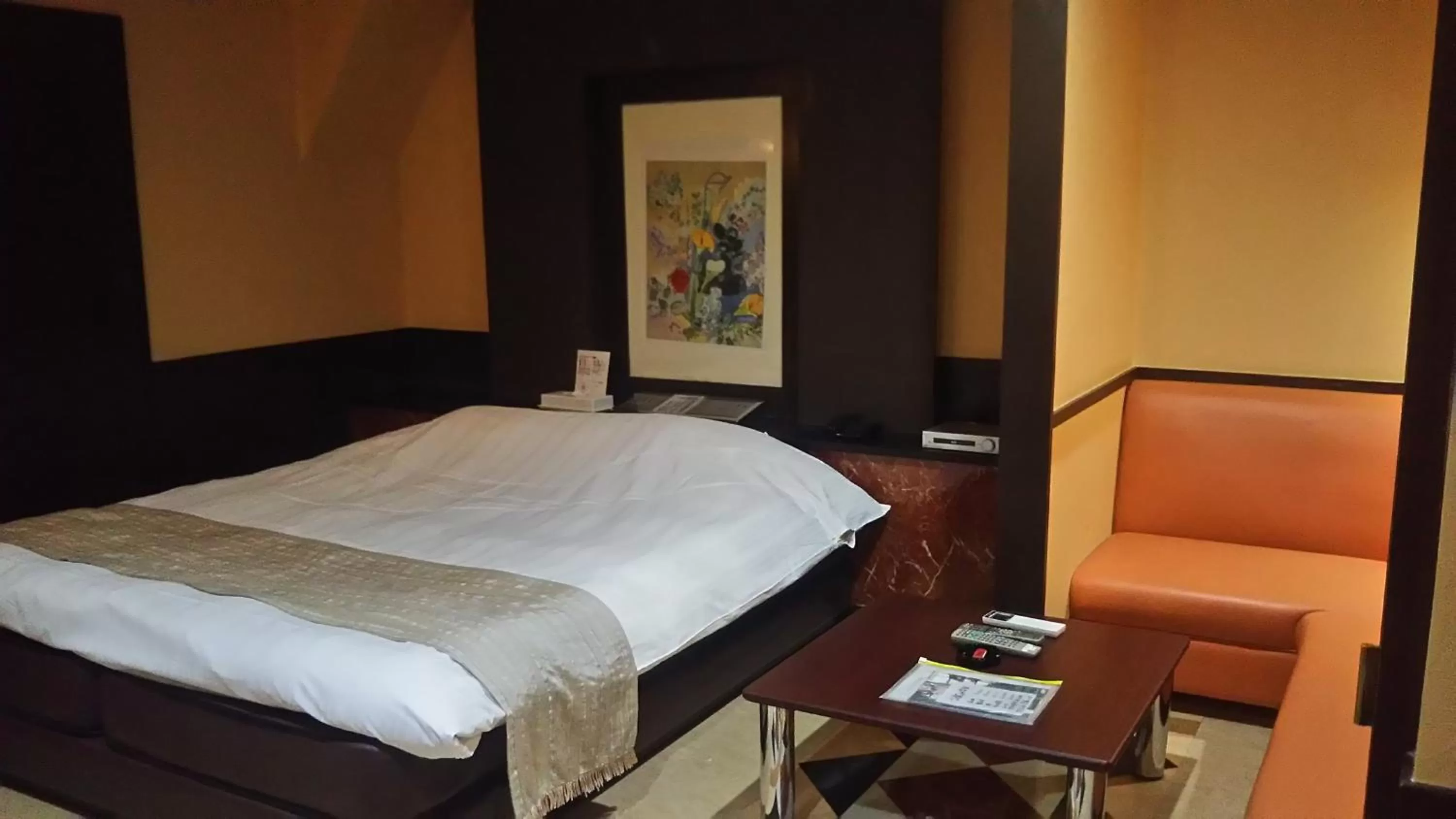 Bedroom, Bed in Hotel Sting