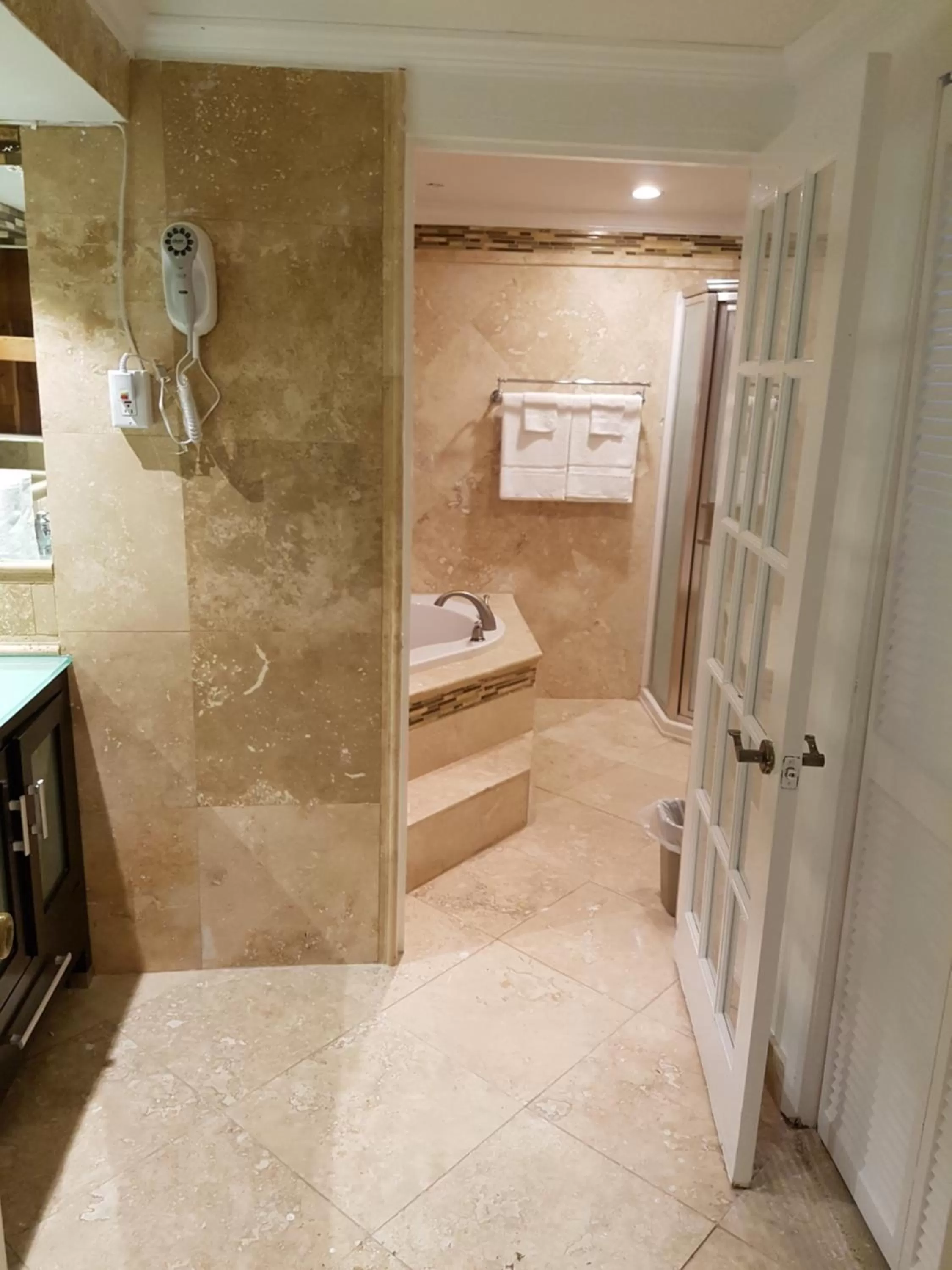 Bathroom in Golden Palm B & B