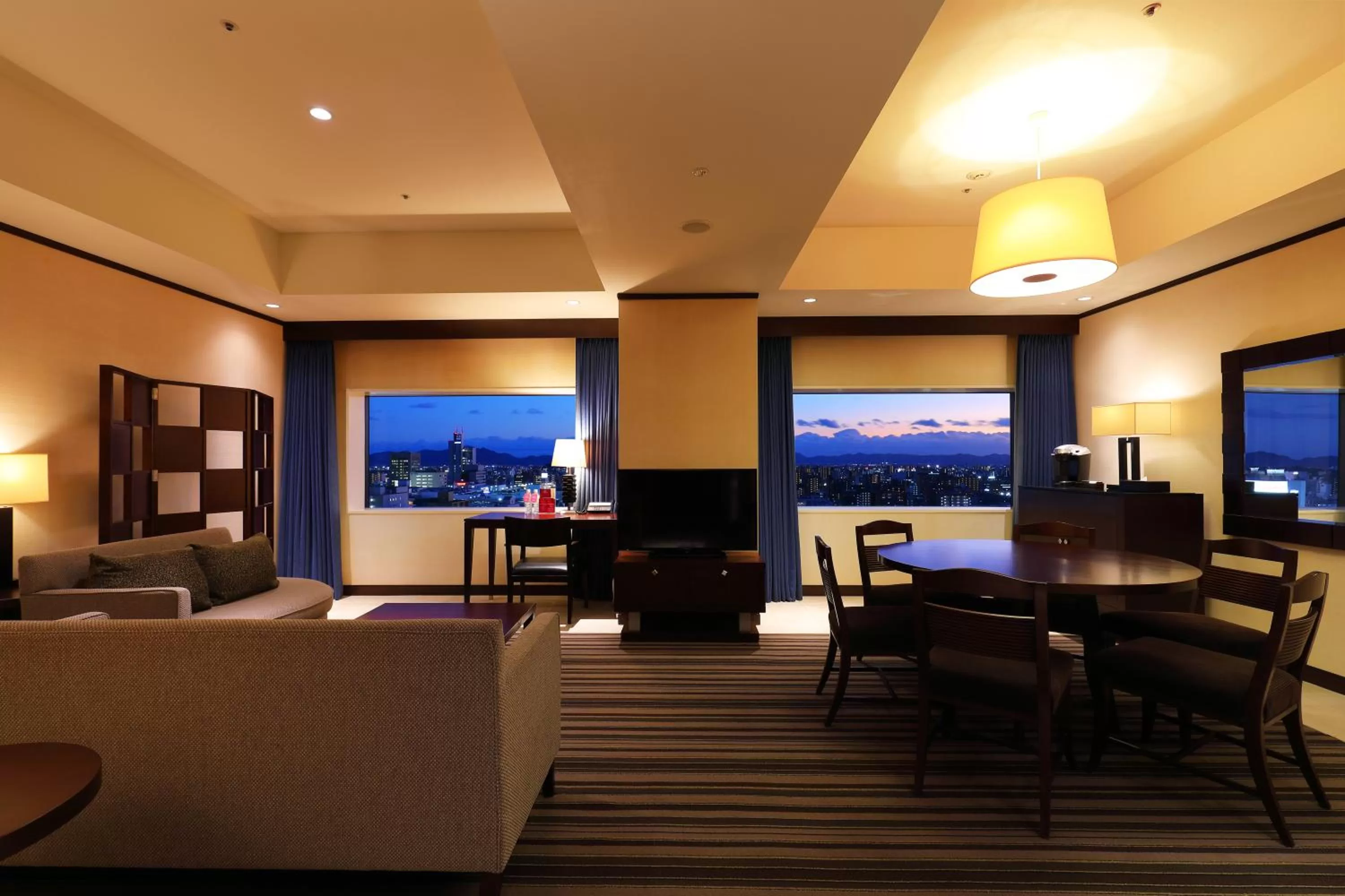 TV and multimedia in ANA Crowne Plaza Okayama by IHG