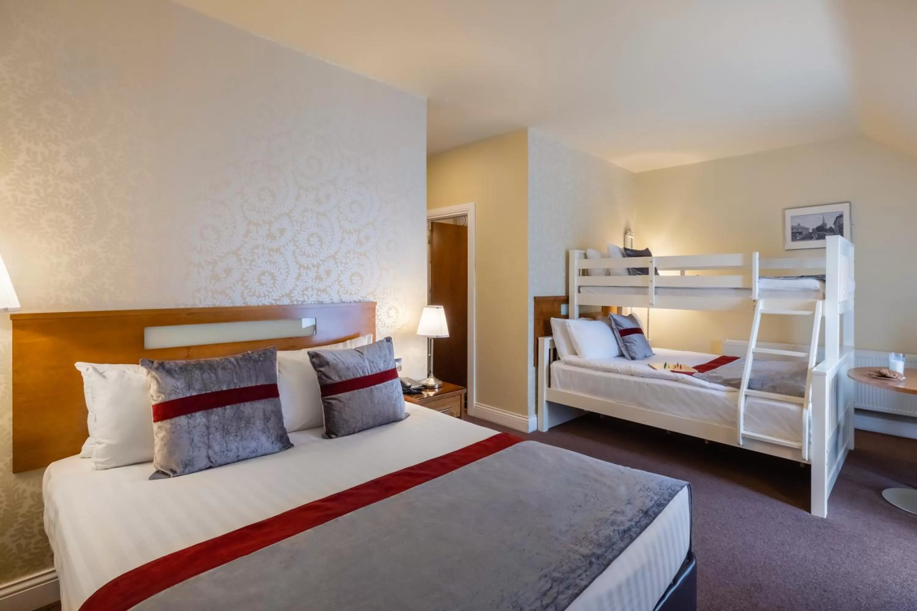 bunk bed, Bed in Raheen Woods Hotel