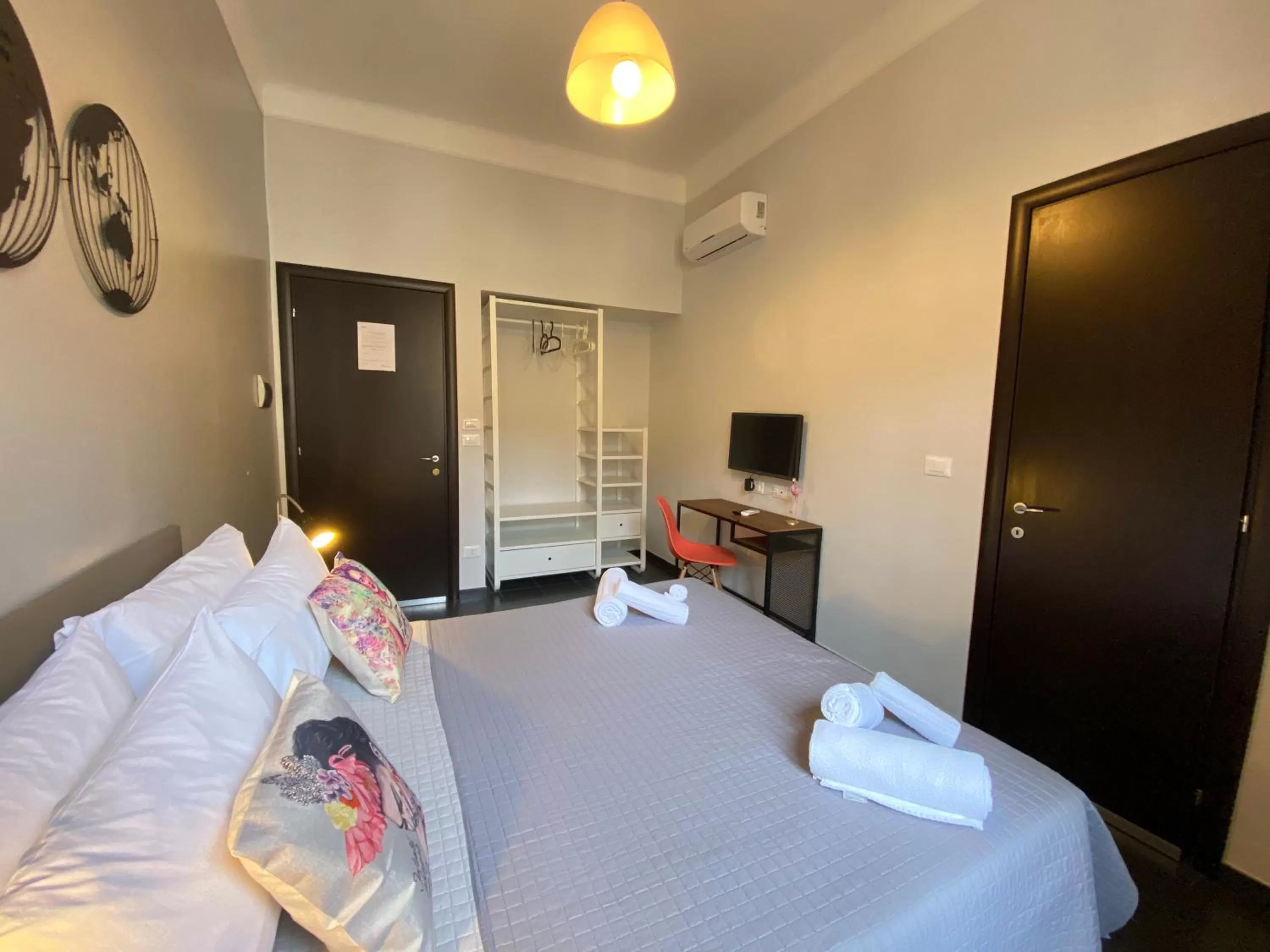 Photo of the whole room, Bed in Guest House Rome by GHOR