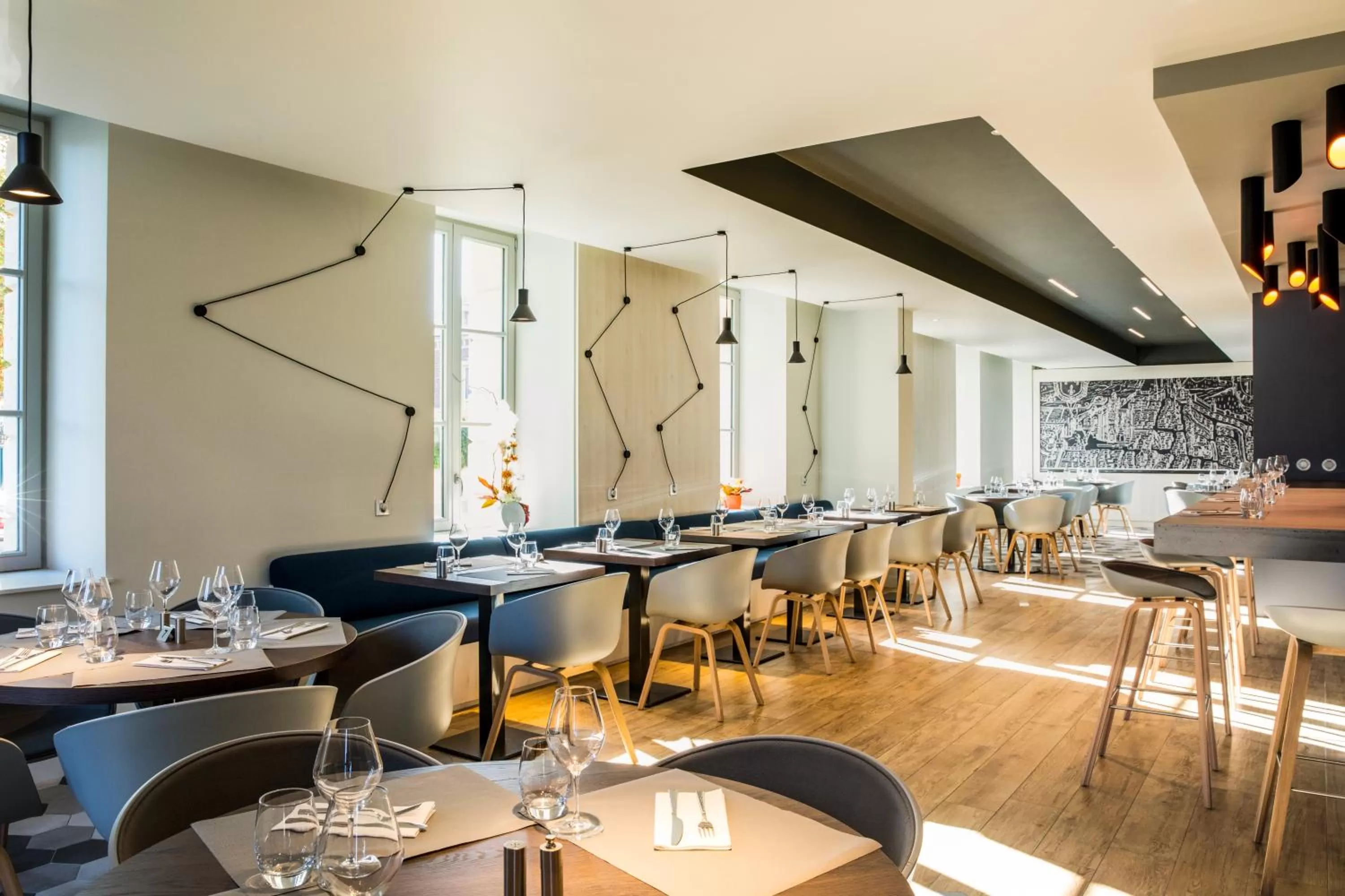 Restaurant/places to eat in Mercure Beauvais Centre Cathédrale