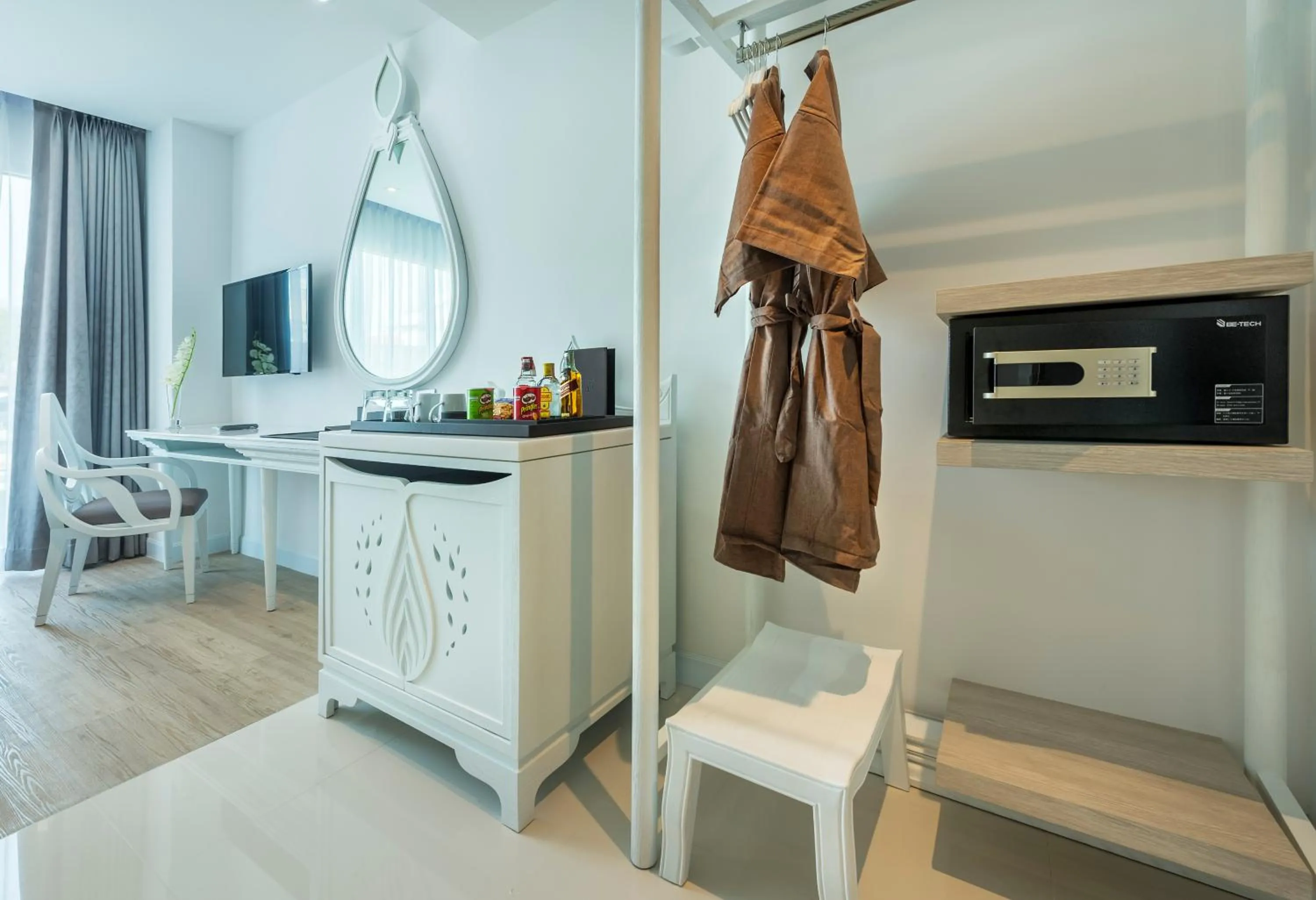 Living room in Anajak Bangkok Hotel - SHA Plus