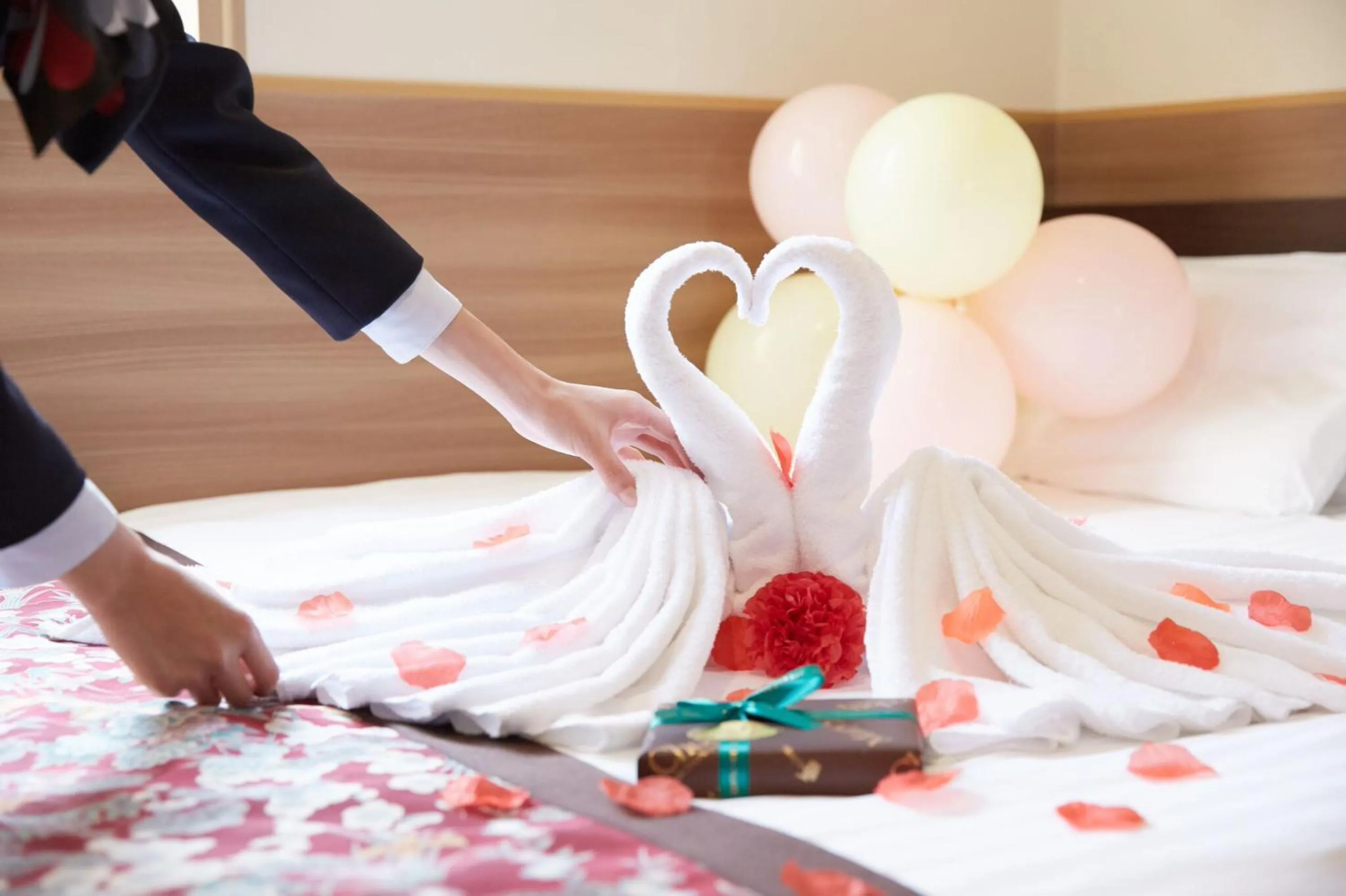 Decorative detail, Bed in Hot Spring Osaka Hinode Hotel Nipponbashi