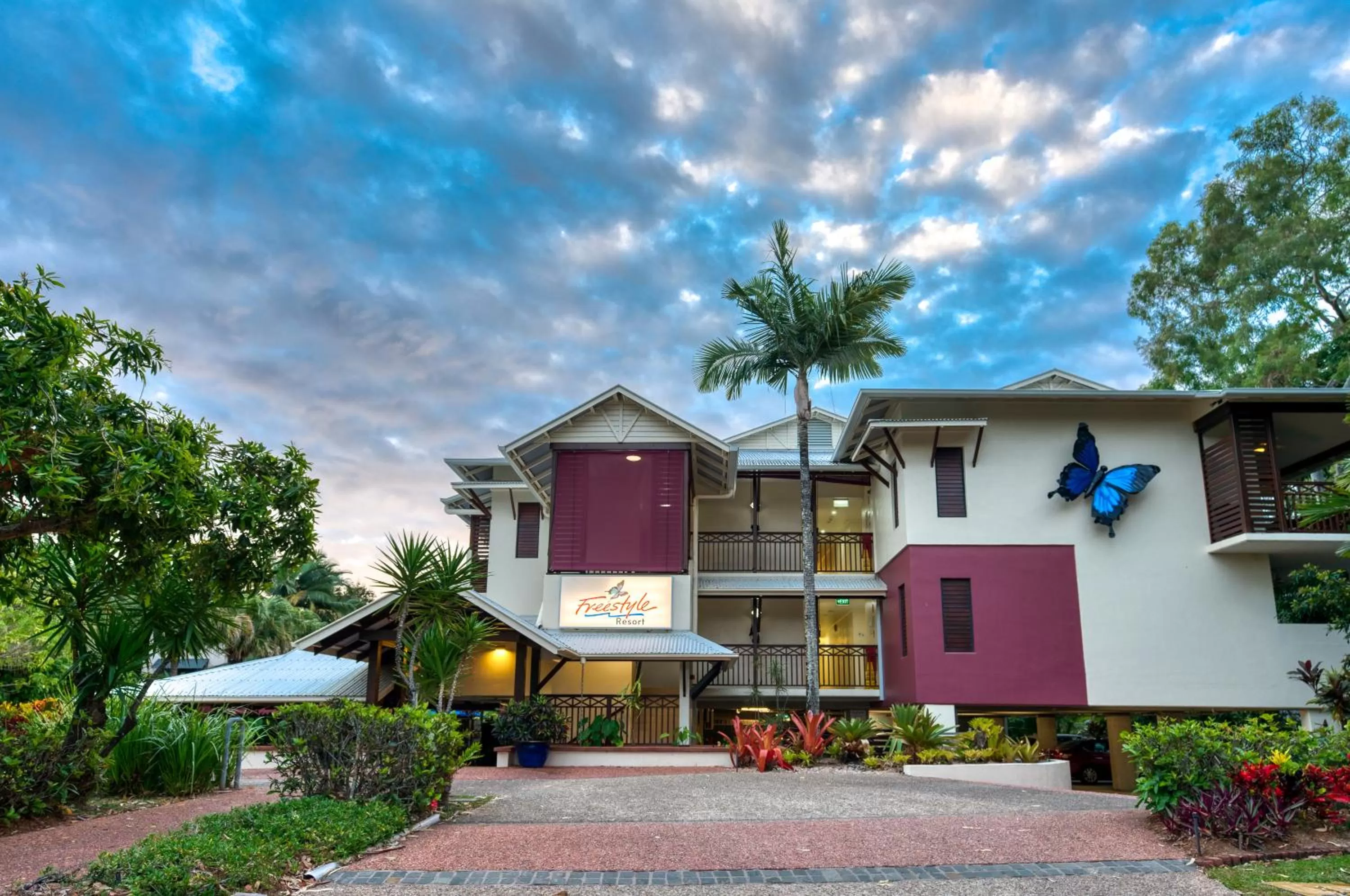 Property building in Freestyle Resort Port Douglas