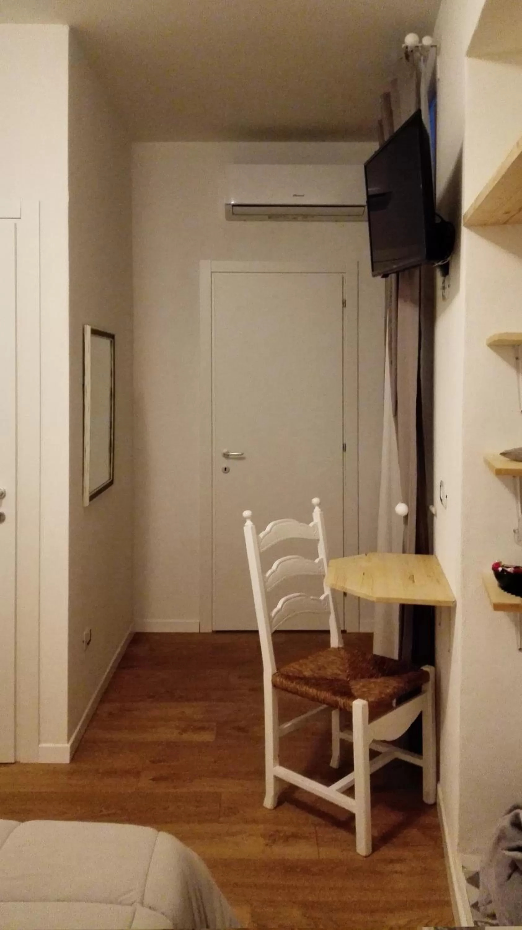 Photo of the whole room, Dining Area in Quartino Napoletano