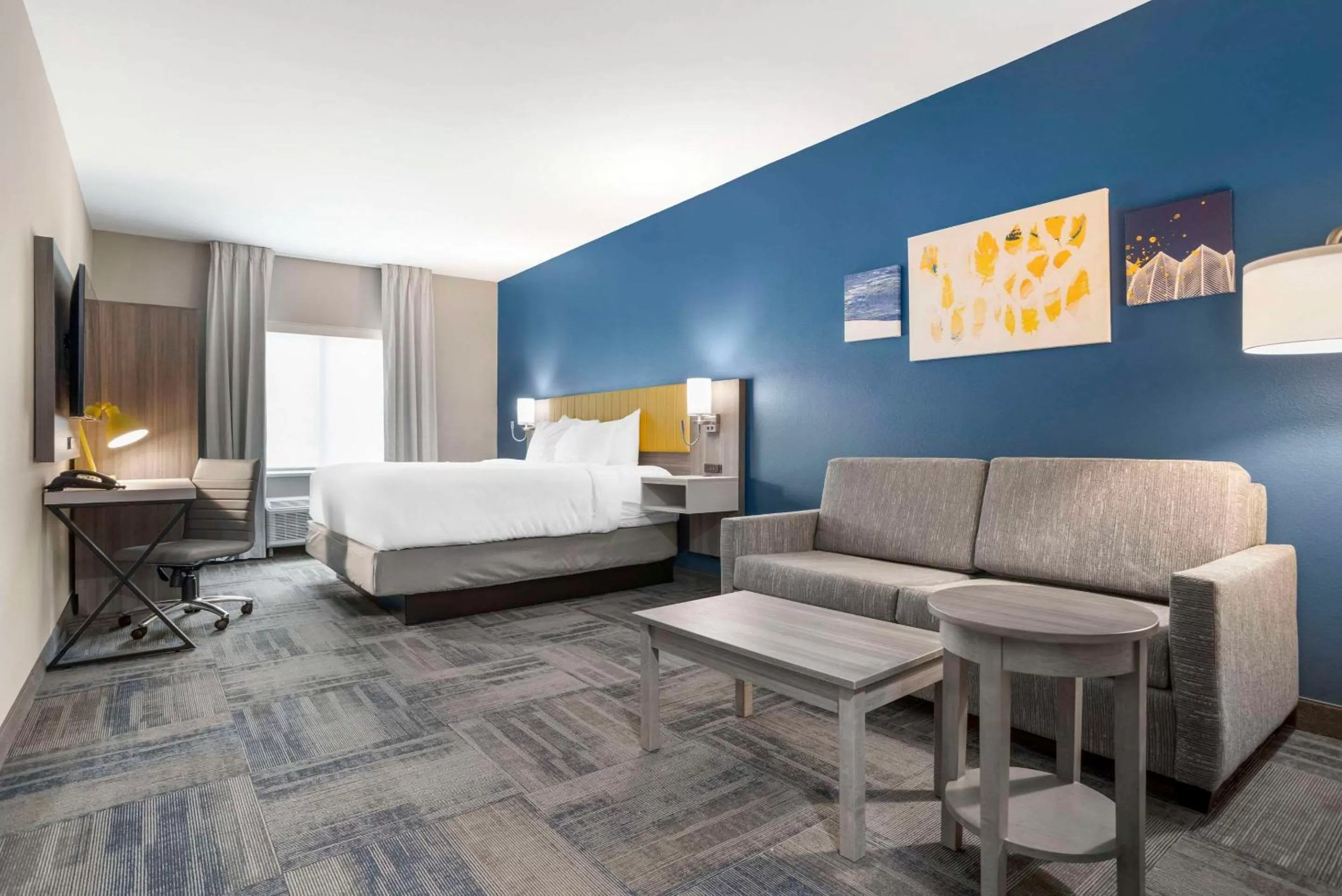 Bedroom, Bed in Comfort Inn & Suites Destin near Henderson Beach