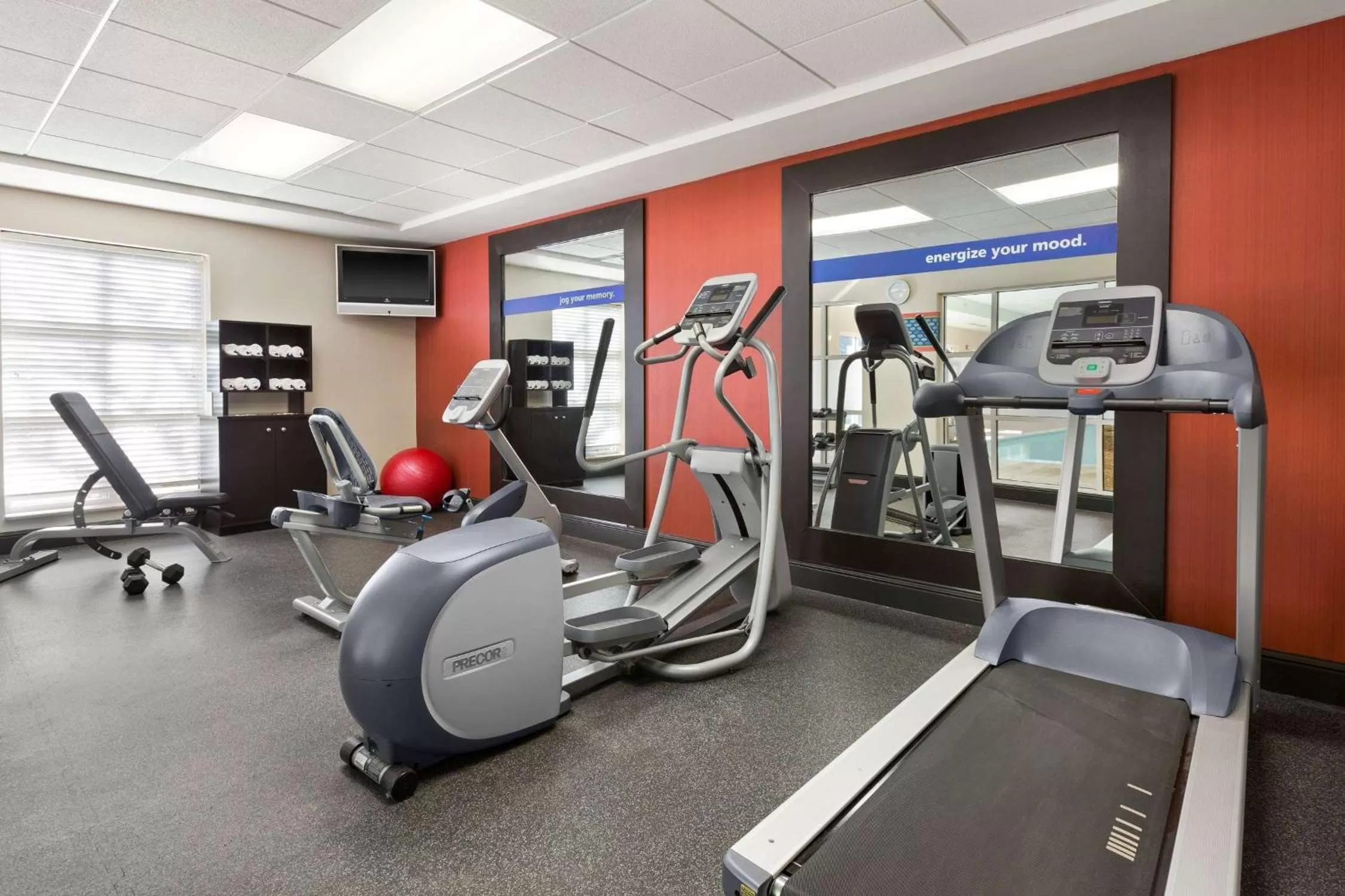 Fitness centre/facilities in Hampton Inn & Suites Williamsburg Historic District
