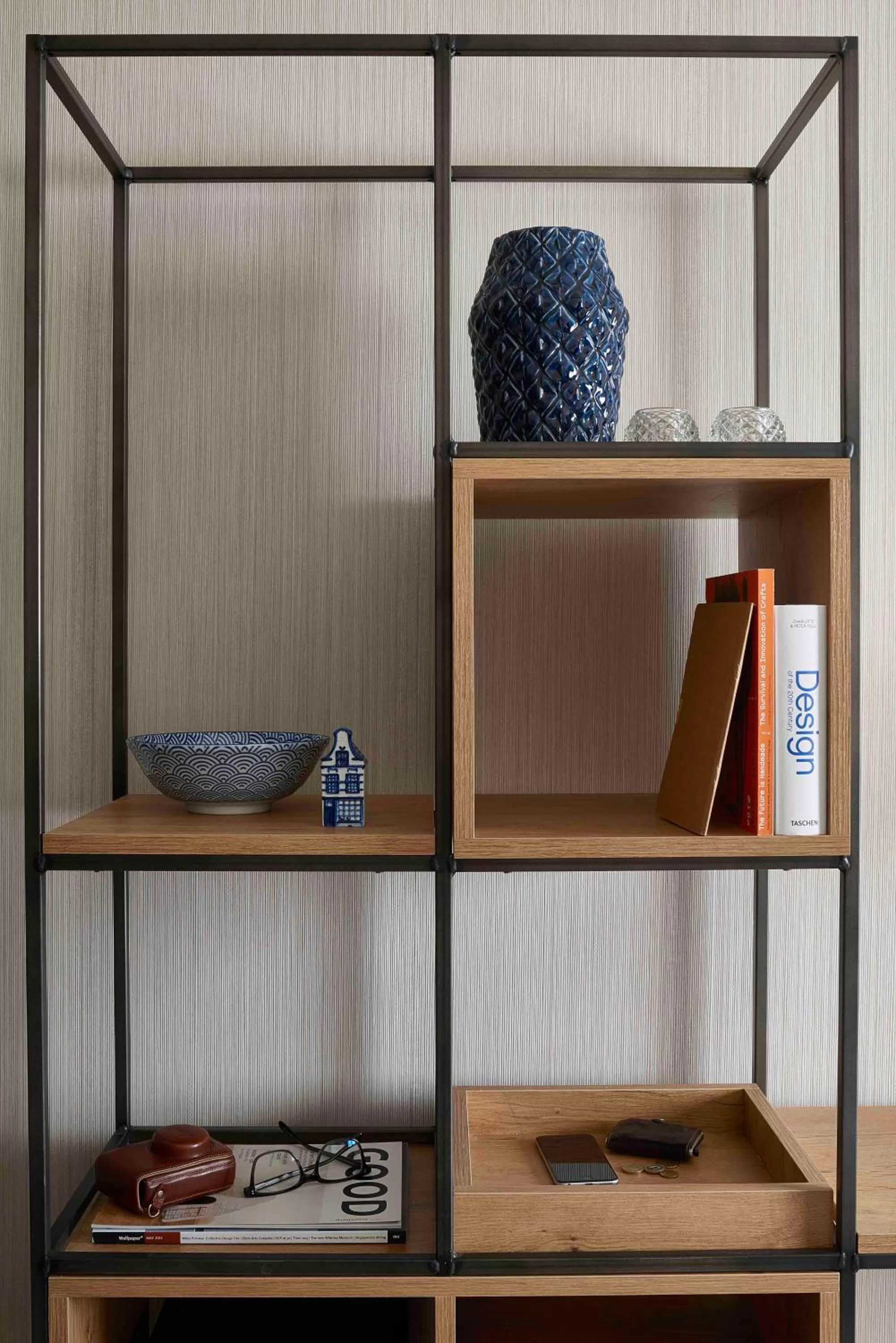 Library in Good Hotel London