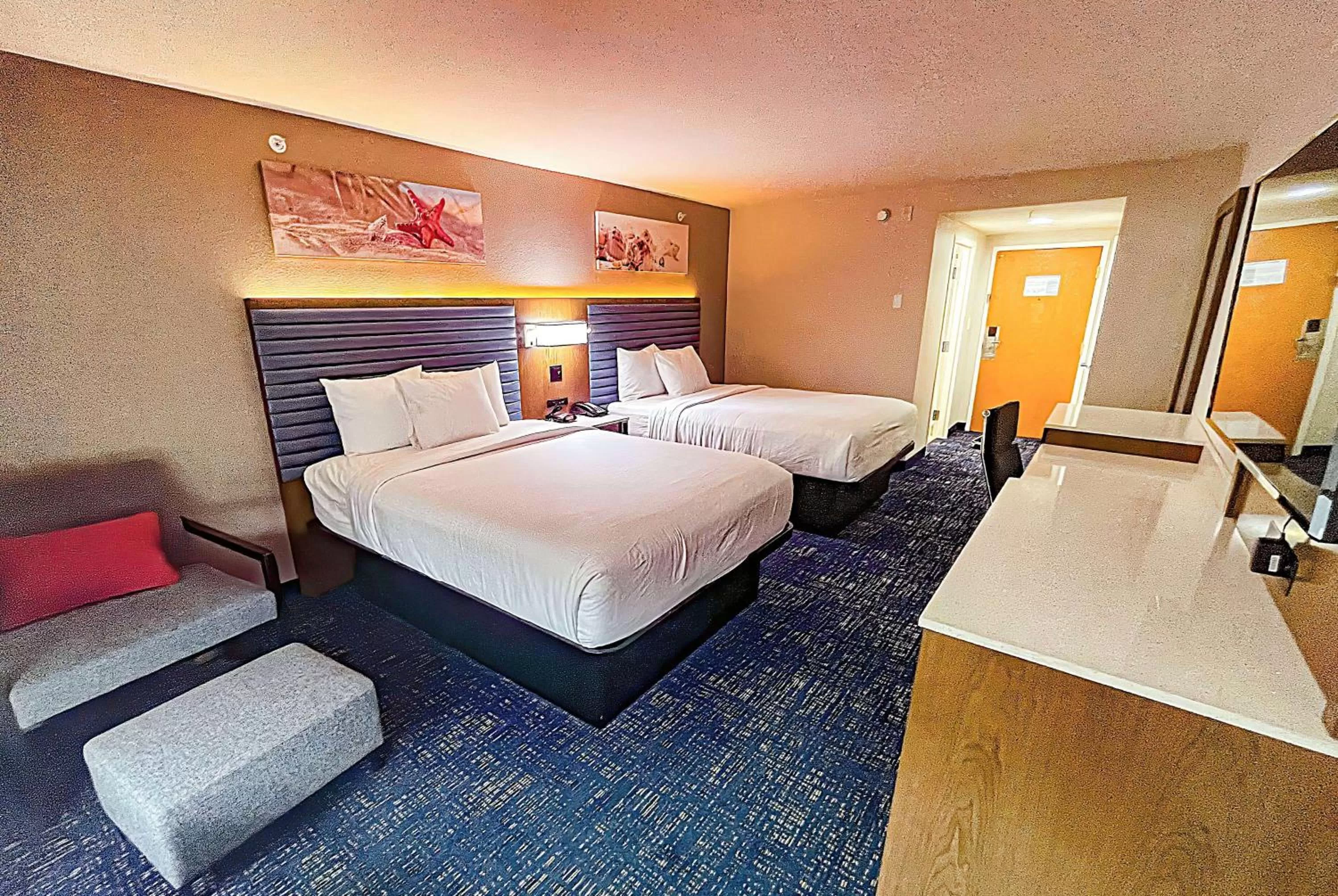 Photo of the whole room, Bed in Wingate by Wyndham Panama City Area Lynn Haven