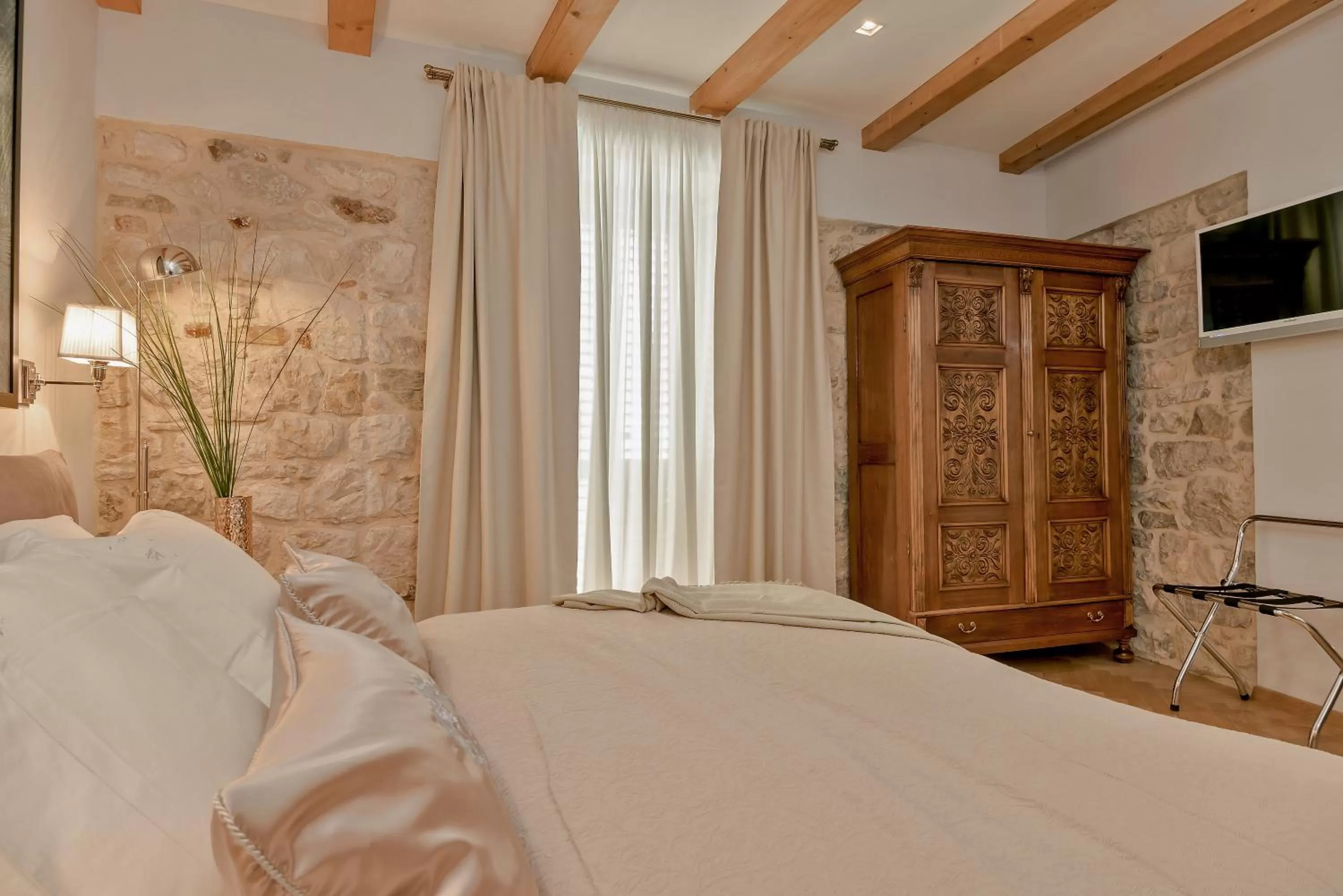 Bed in Heritage Hotel 19