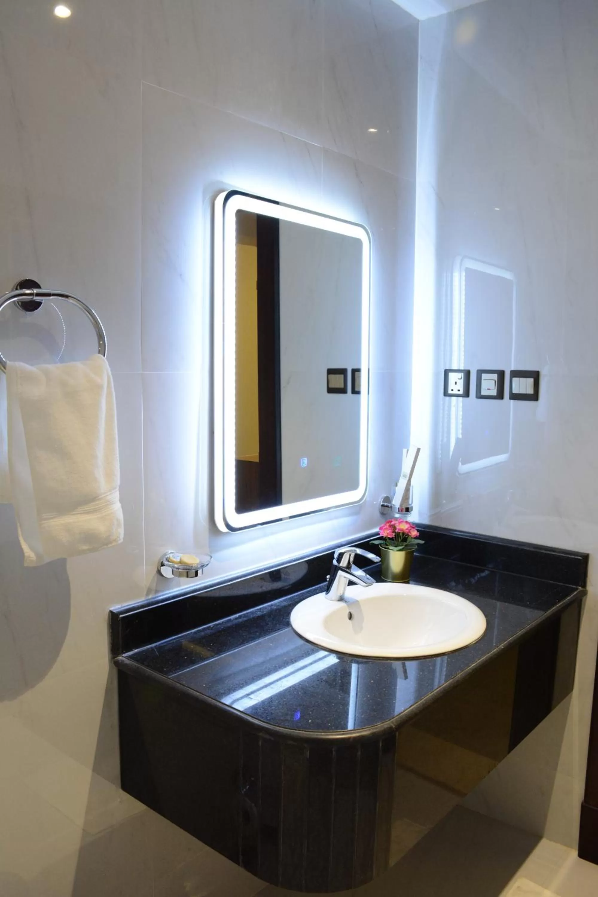 Bathroom in E1 Hotel